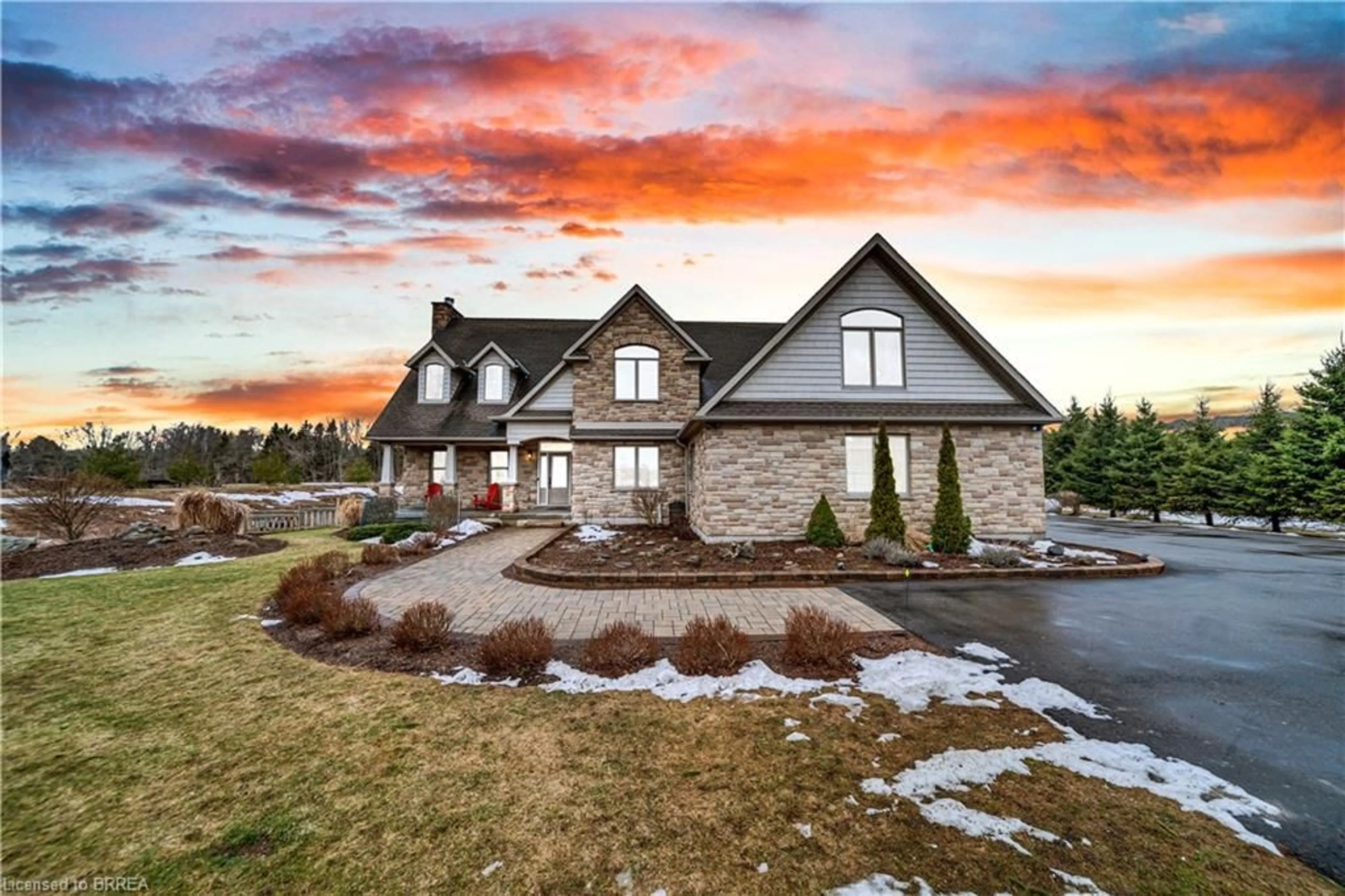 Home with brick exterior material, unknown for 4760 Nassagaweya-Puslinch Tline, Moffat Ontario N0B 2J0