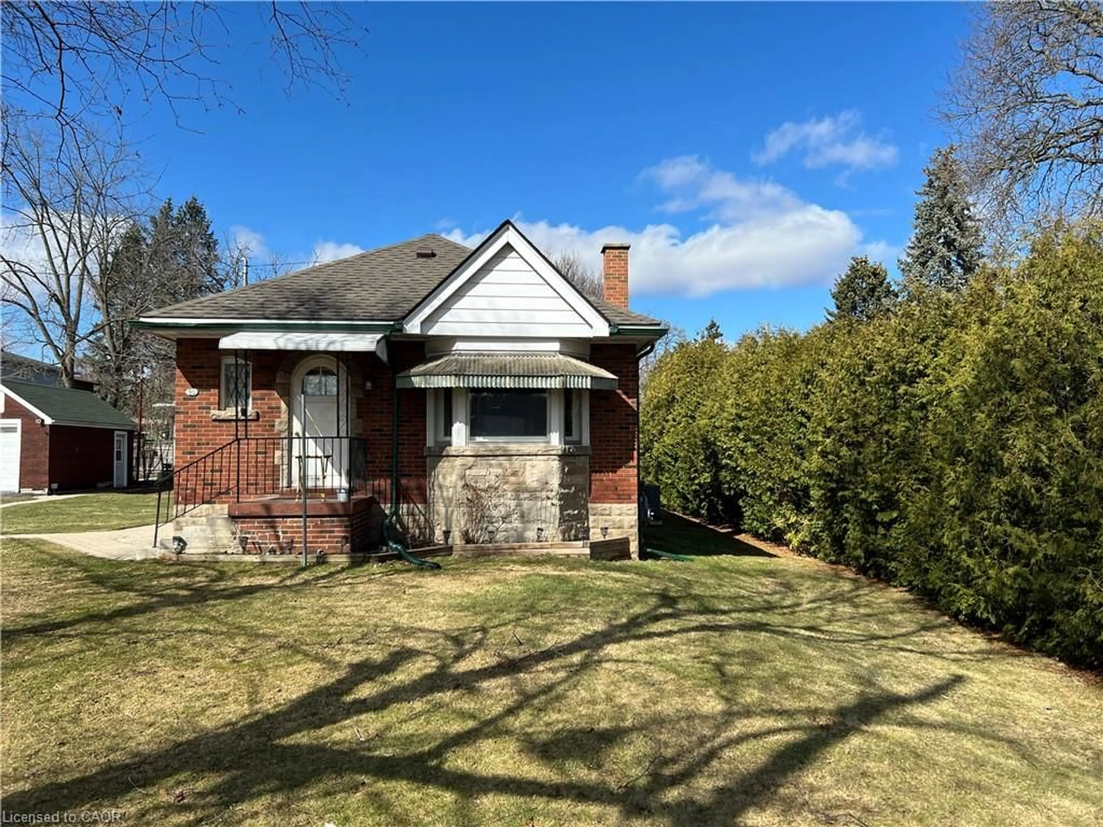Home with brick exterior material, street for 90 Osler Dr, Dundas Ontario L9H 4B5