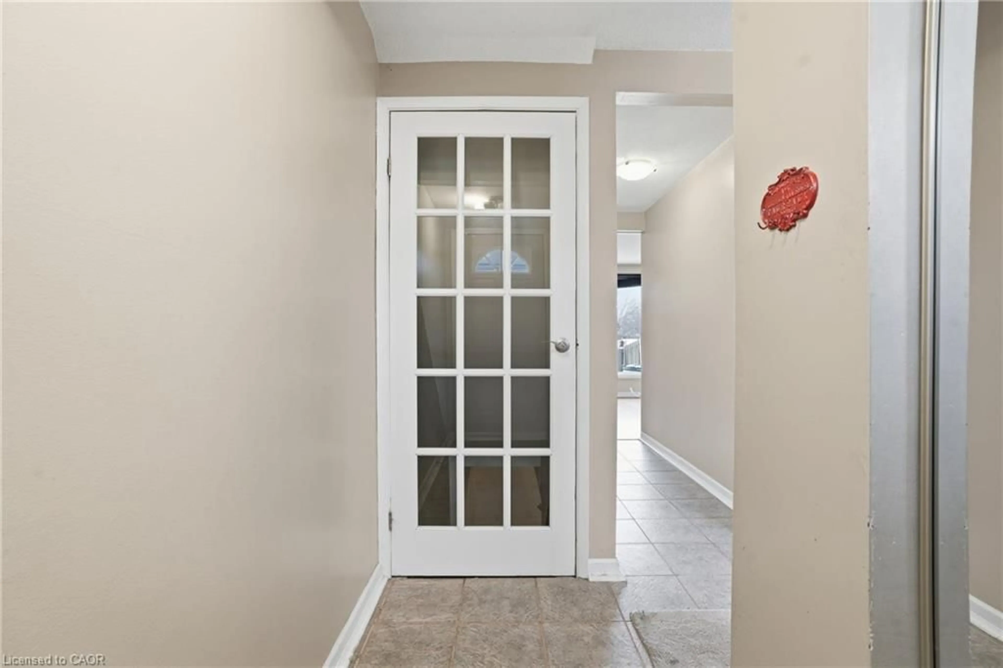 Indoor entryway for 210 Glamis Rd #33, Cambridge Ontario N1R 6L3