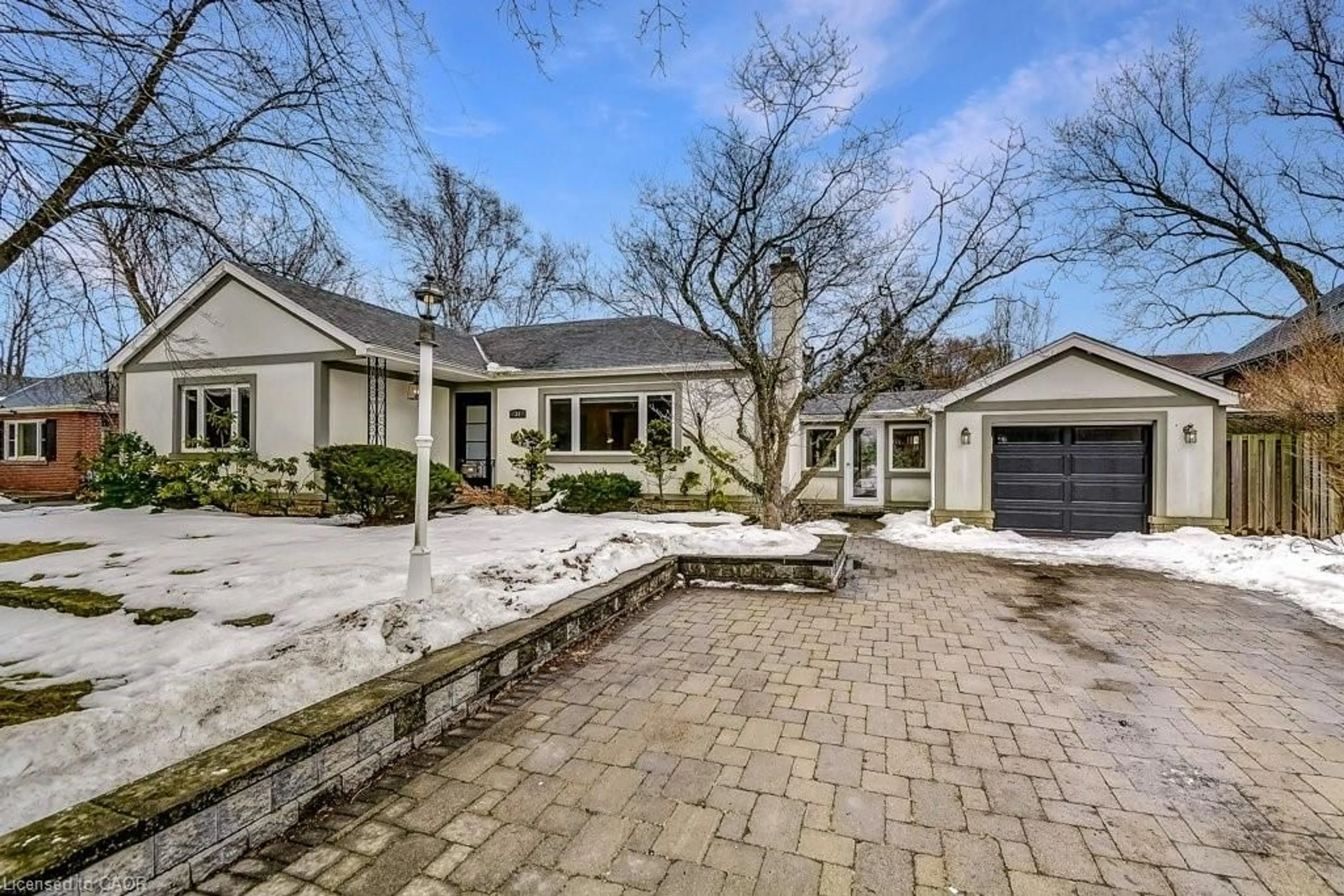 Home with brick exterior material, street for 34 Oakley Crt, Ancaster Ontario L9G 1T5