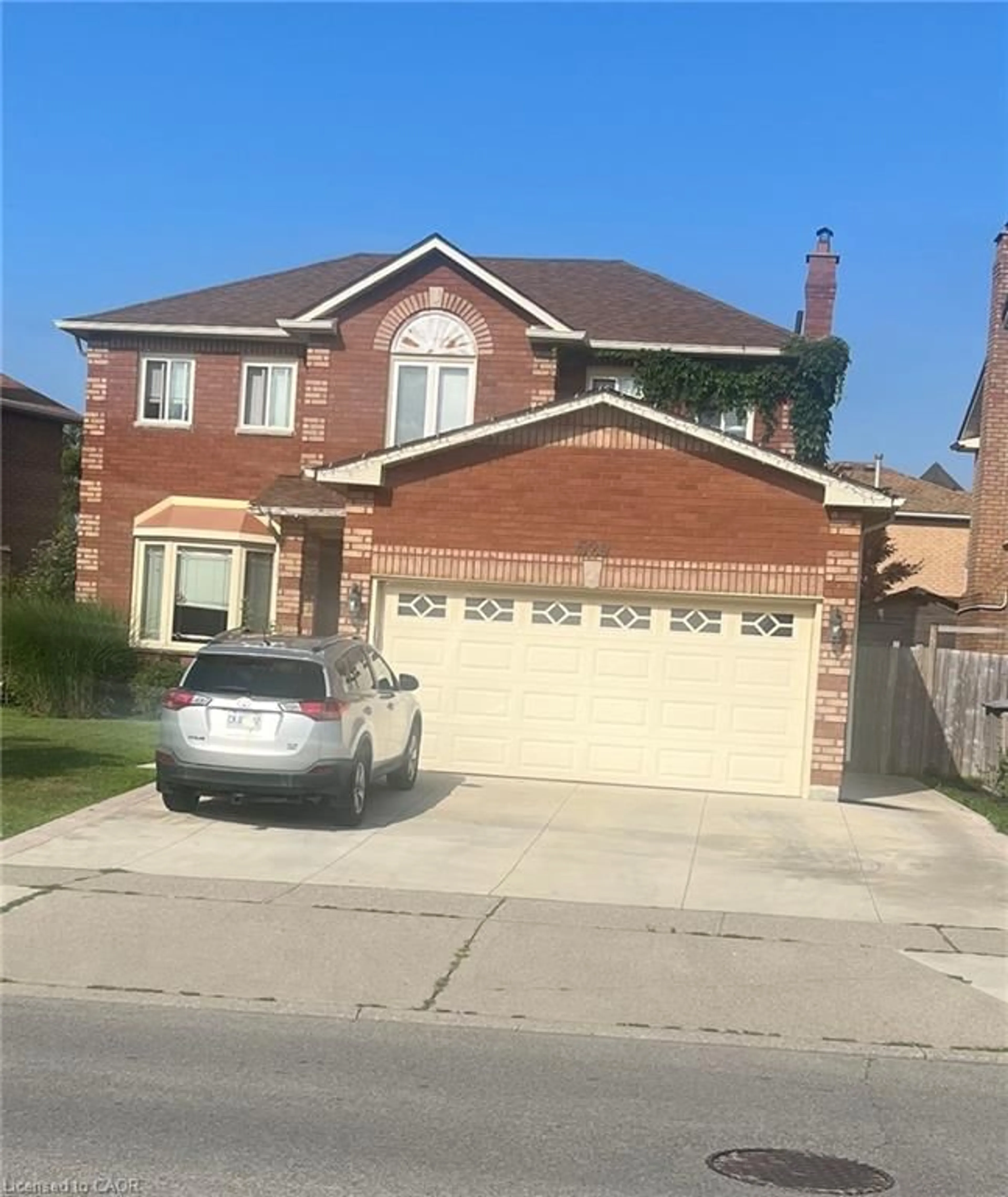 Home with brick exterior material, street for 529 Burnett Ave, Cambridge Ontario N1T 1M6