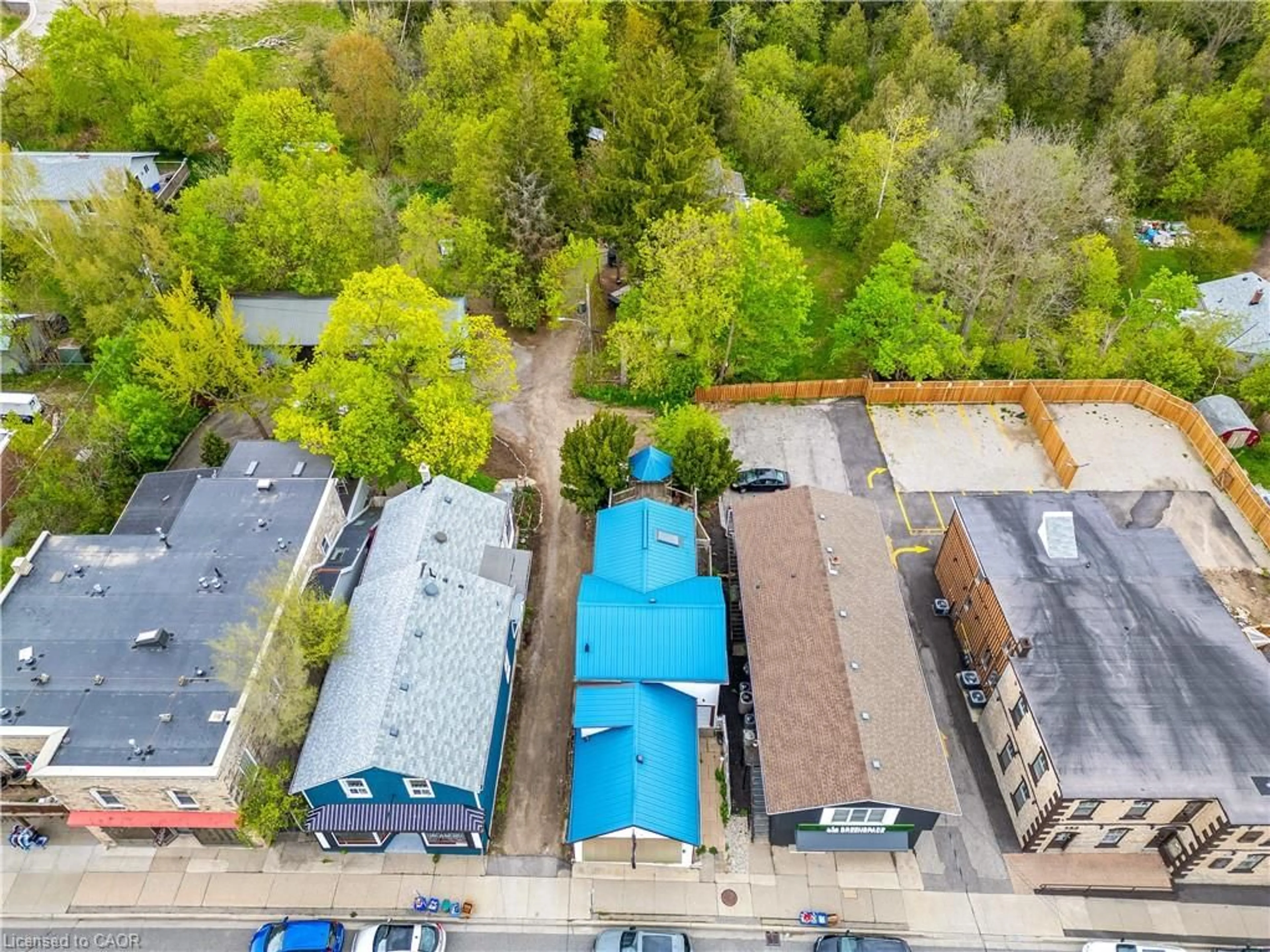 A pic from outside/outdoor area/front of a property/back of a property/a pic from drone, city buildings view from balcony for 122 Main St, Rockwood Ontario N0B 2K0