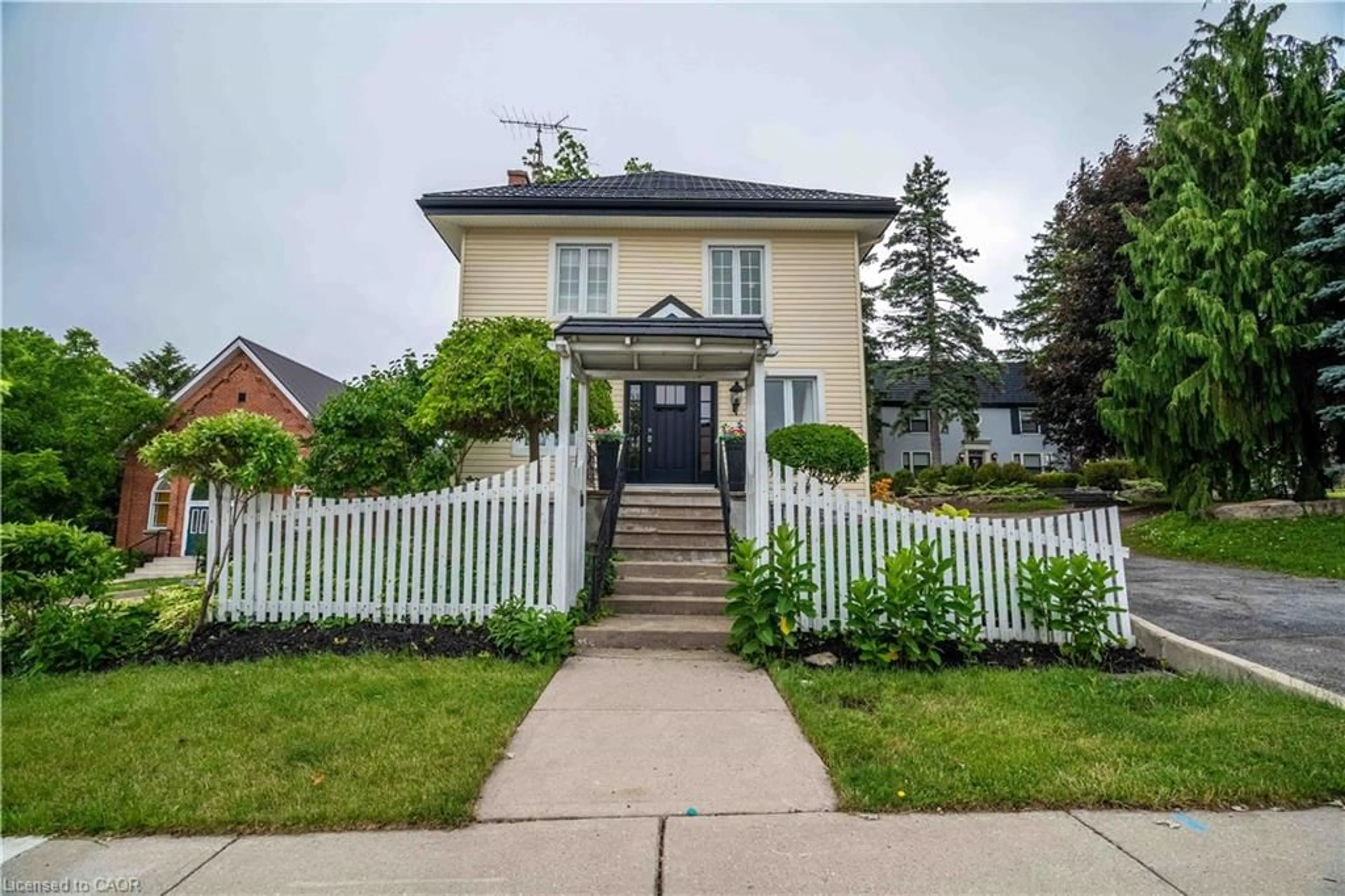 Unknown for 99 Argyle St, Caledonia Ontario N3W 1B8