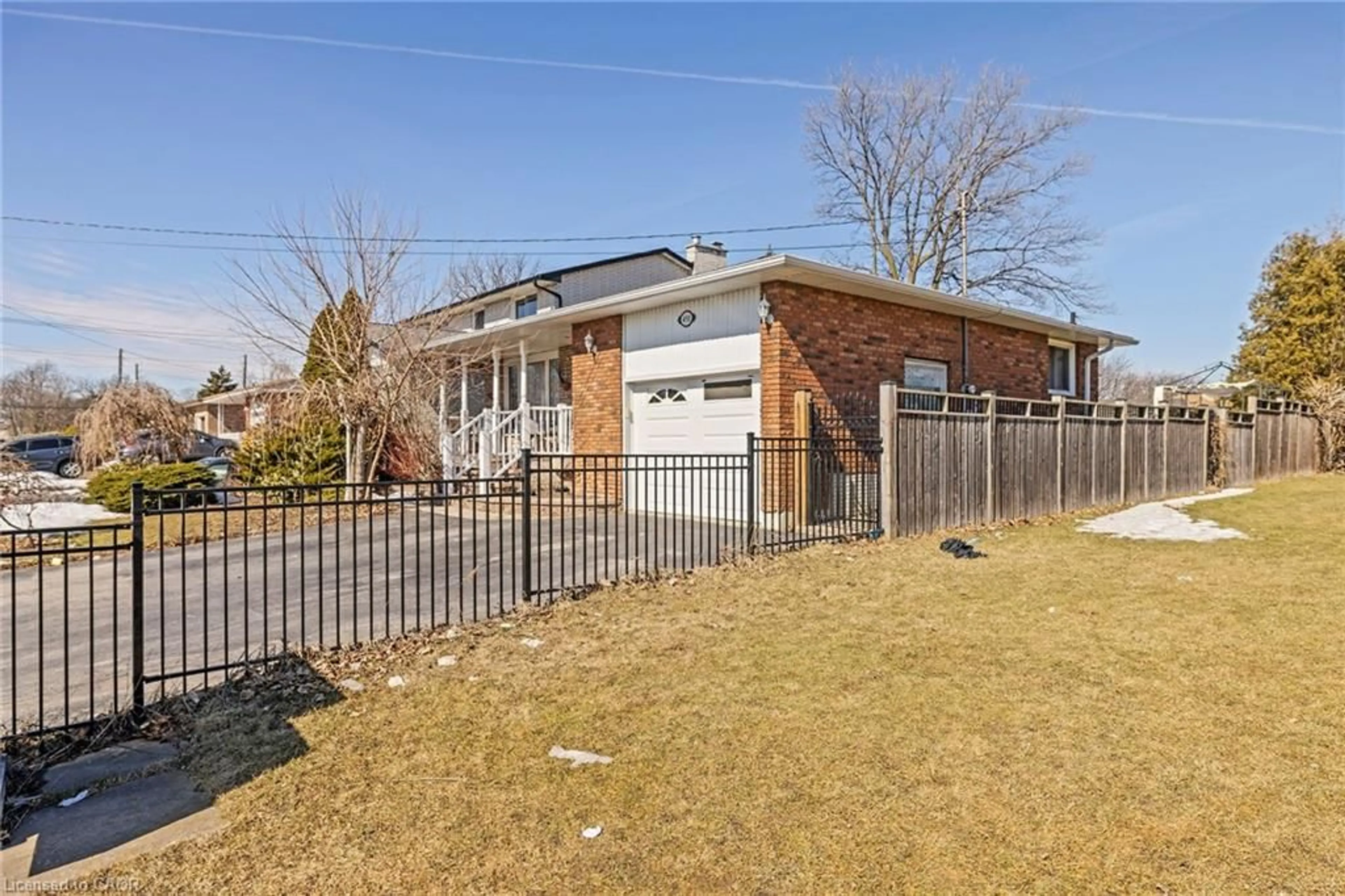Home with brick exterior material, street for 490 Queen Victoria Dr, Hamilton Ontario L8W 1G9