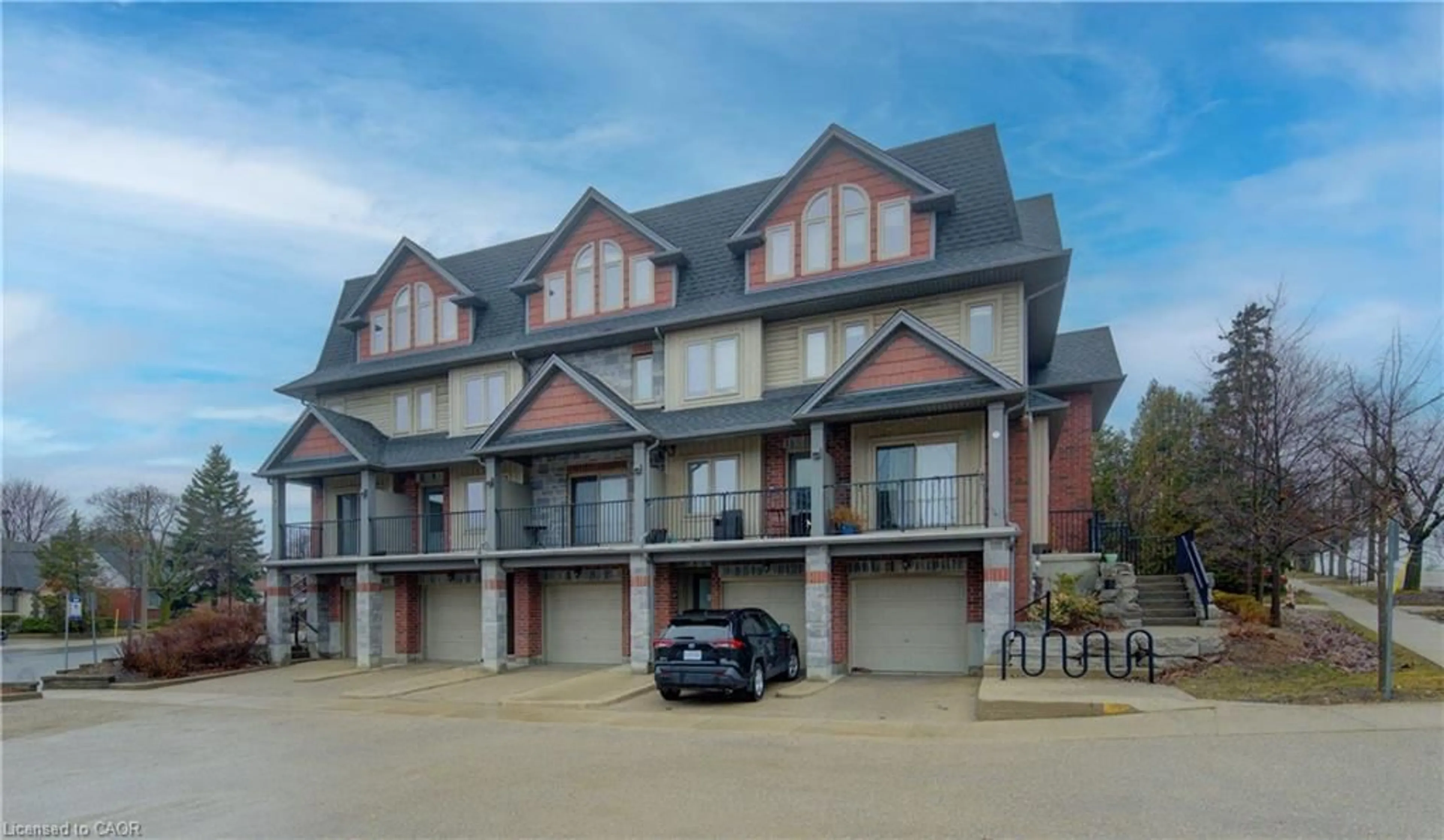 Patio, unknown for 487 East Ave #2, Kitchener Ontario N2H 0A8