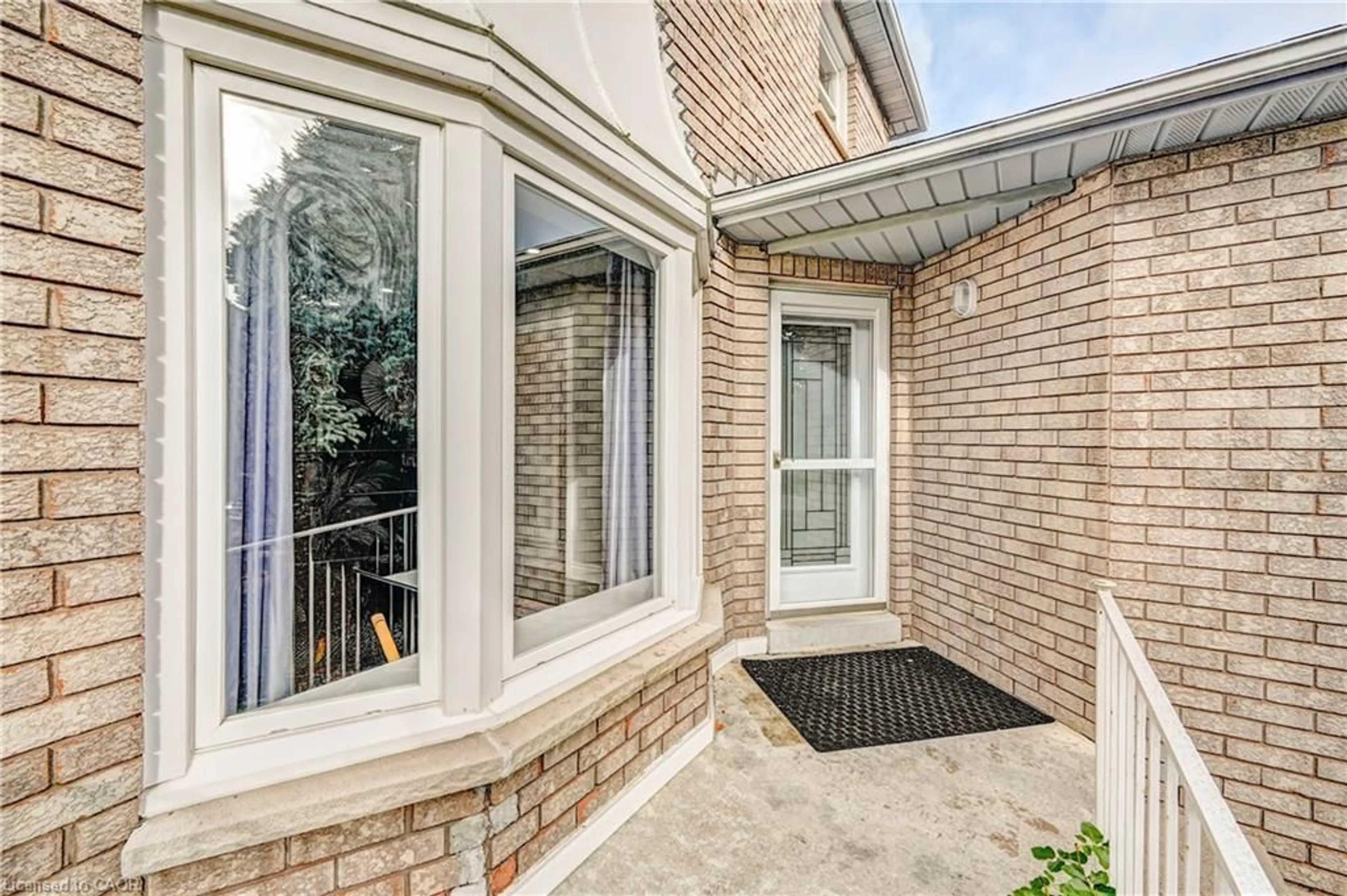 Home with brick exterior material, street for 549 Burnett Ave, Cambridge Ontario N1T 1M6