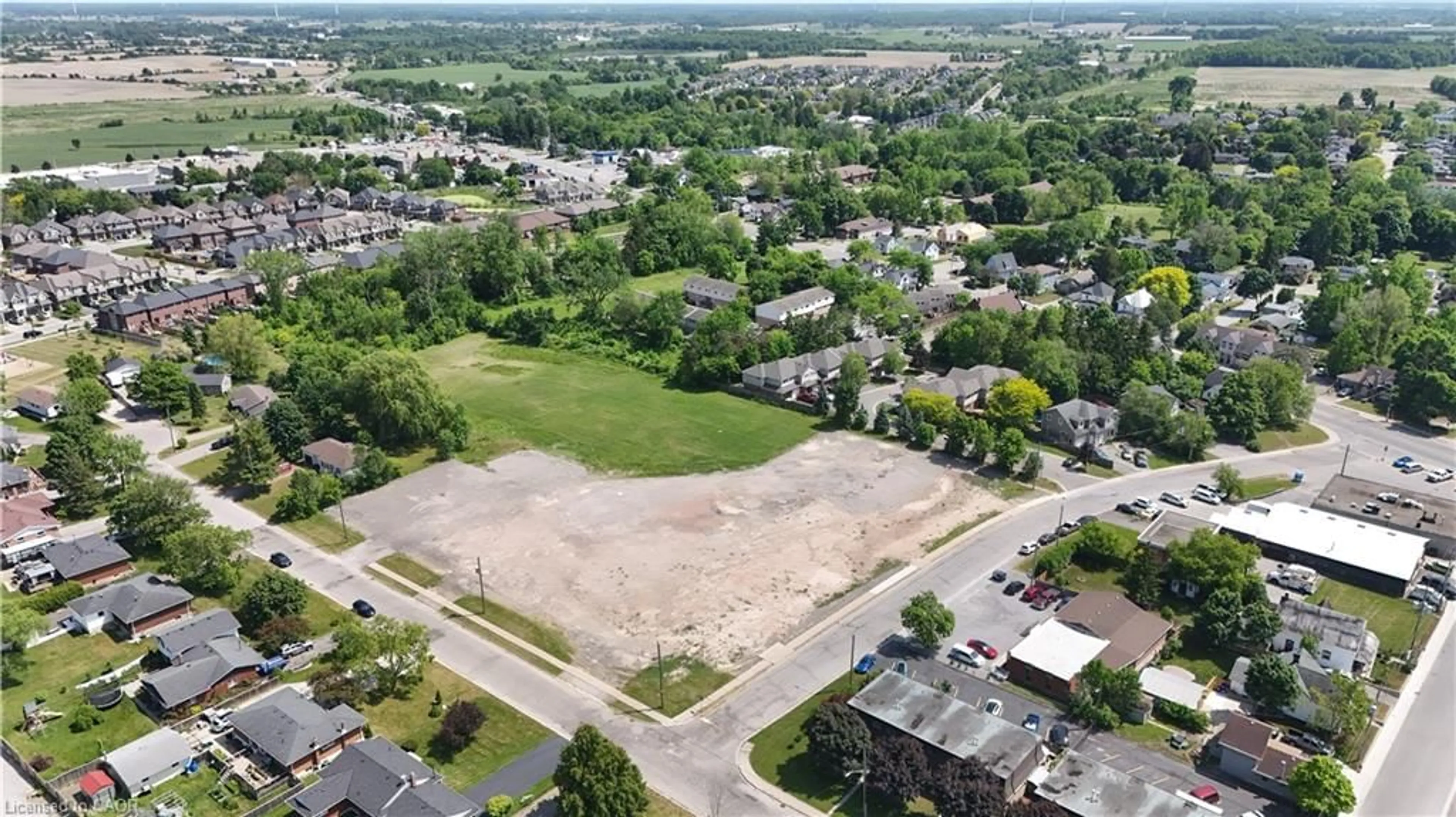 A pic from outside/outdoor area/front of a property/back of a property/a pic from drone, street for 132 College St #12, Smithville Ontario L0R 2A0