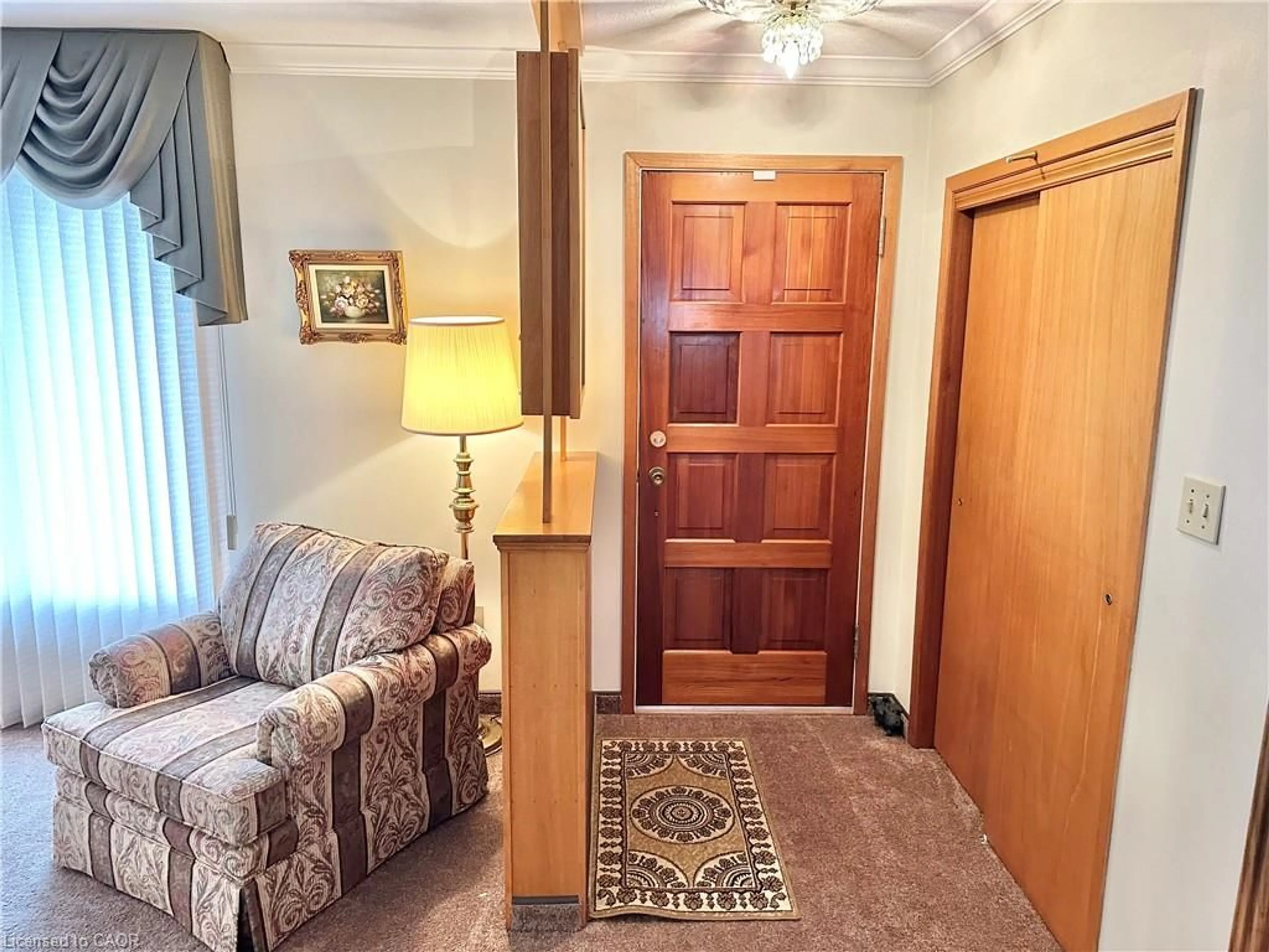 Indoor entryway for 8 Aylmer St, Booth's Harbour Ontario N0E 1P0