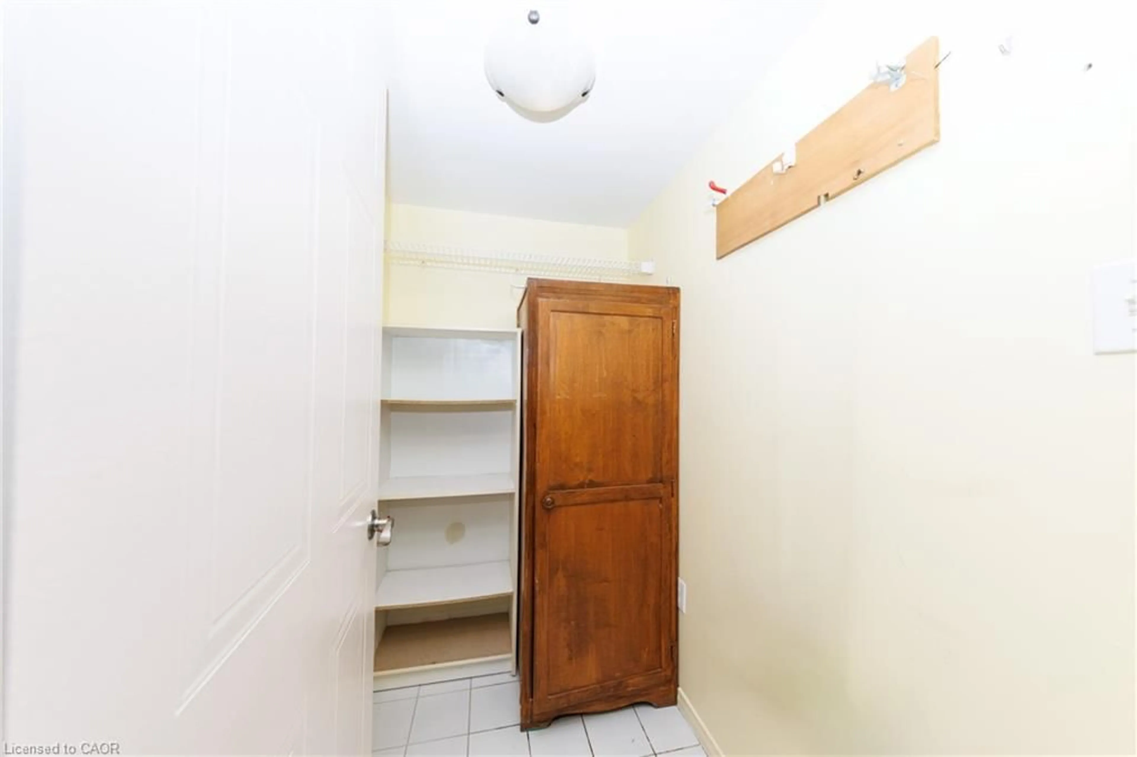 Storage room or clothes room or walk-in closet for 3420 Frederick Ave #116, Lincoln Ontario L0R 2C0