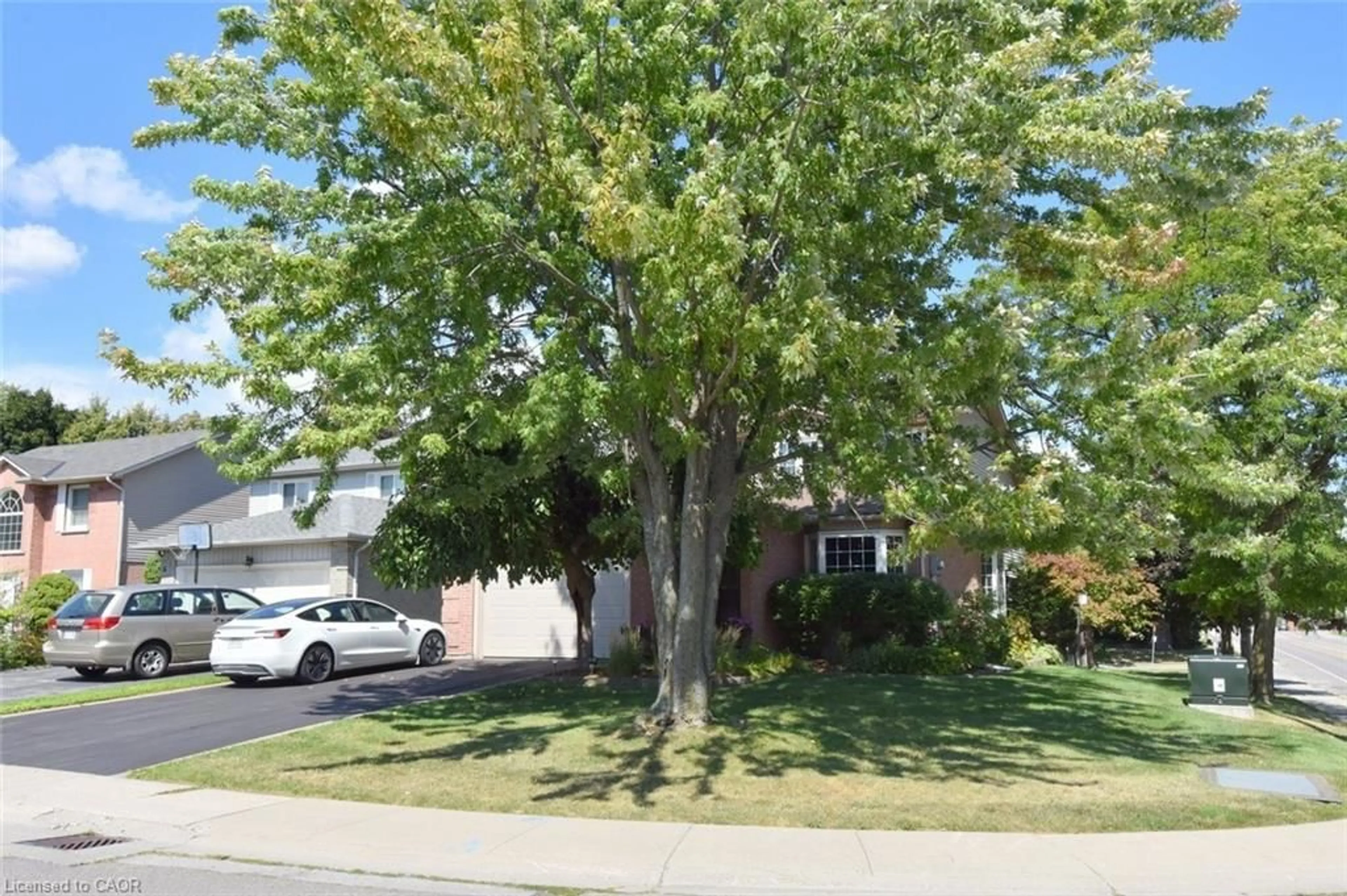 Unknown for 2 Novoco Dr, Hamilton Ontario L9C 7E7