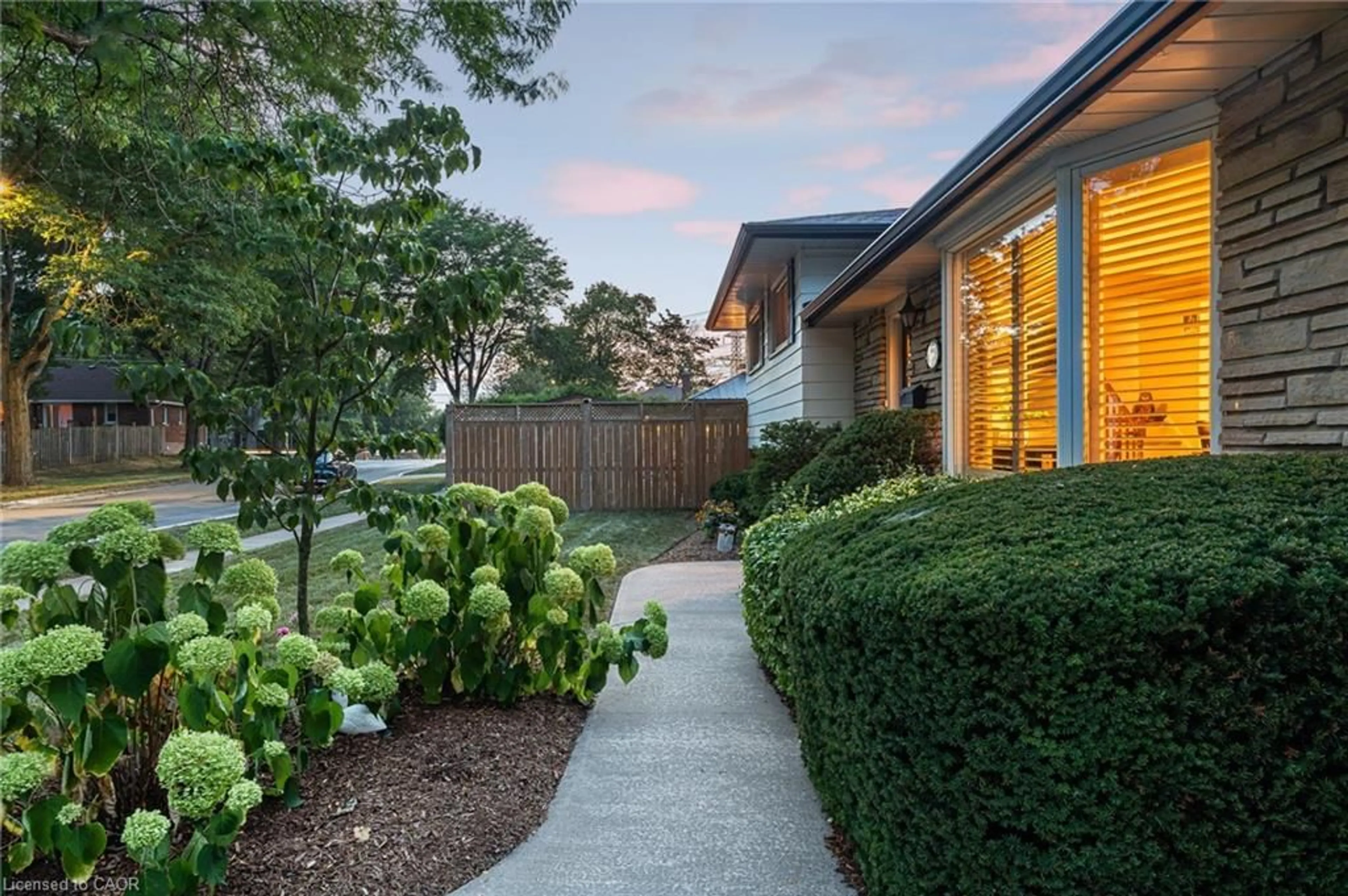 Home with brick exterior material, street for 6845 Wilinger St, Niagara Falls Ontario L2J 2B5