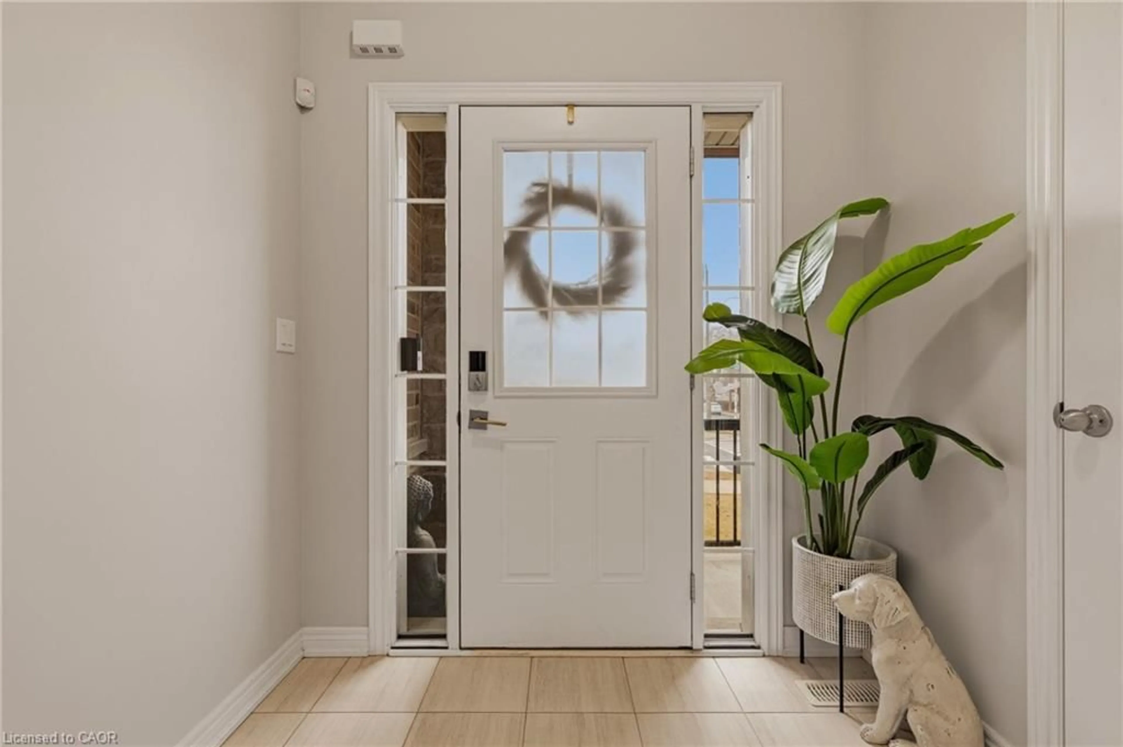 Indoor entryway for 78 Starling Dr, Hamilton Ontario L9A 2P5