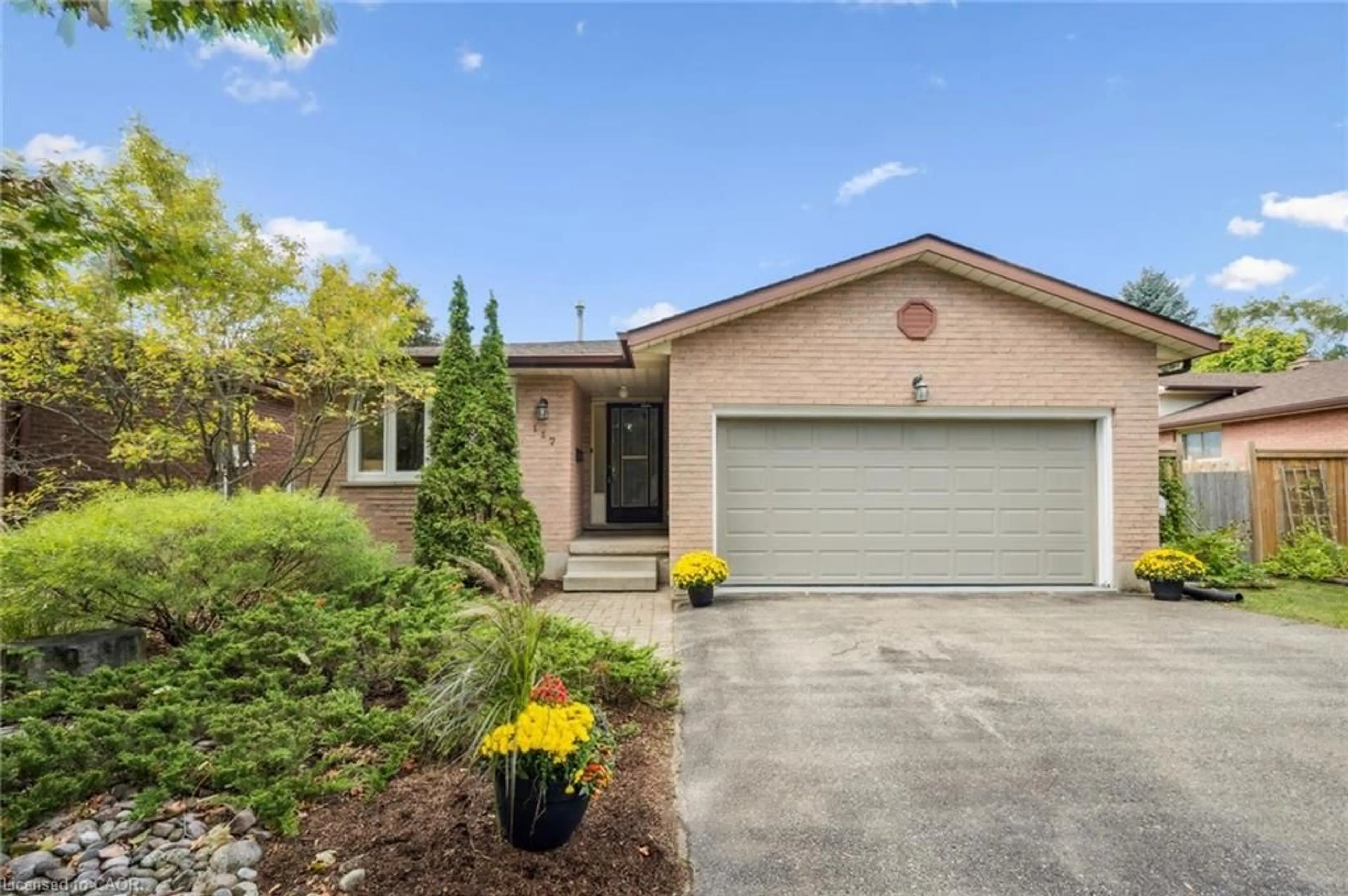 Home with brick exterior material, street for 117 Partridge Pl, Waterloo Ontario N2V 1S5
