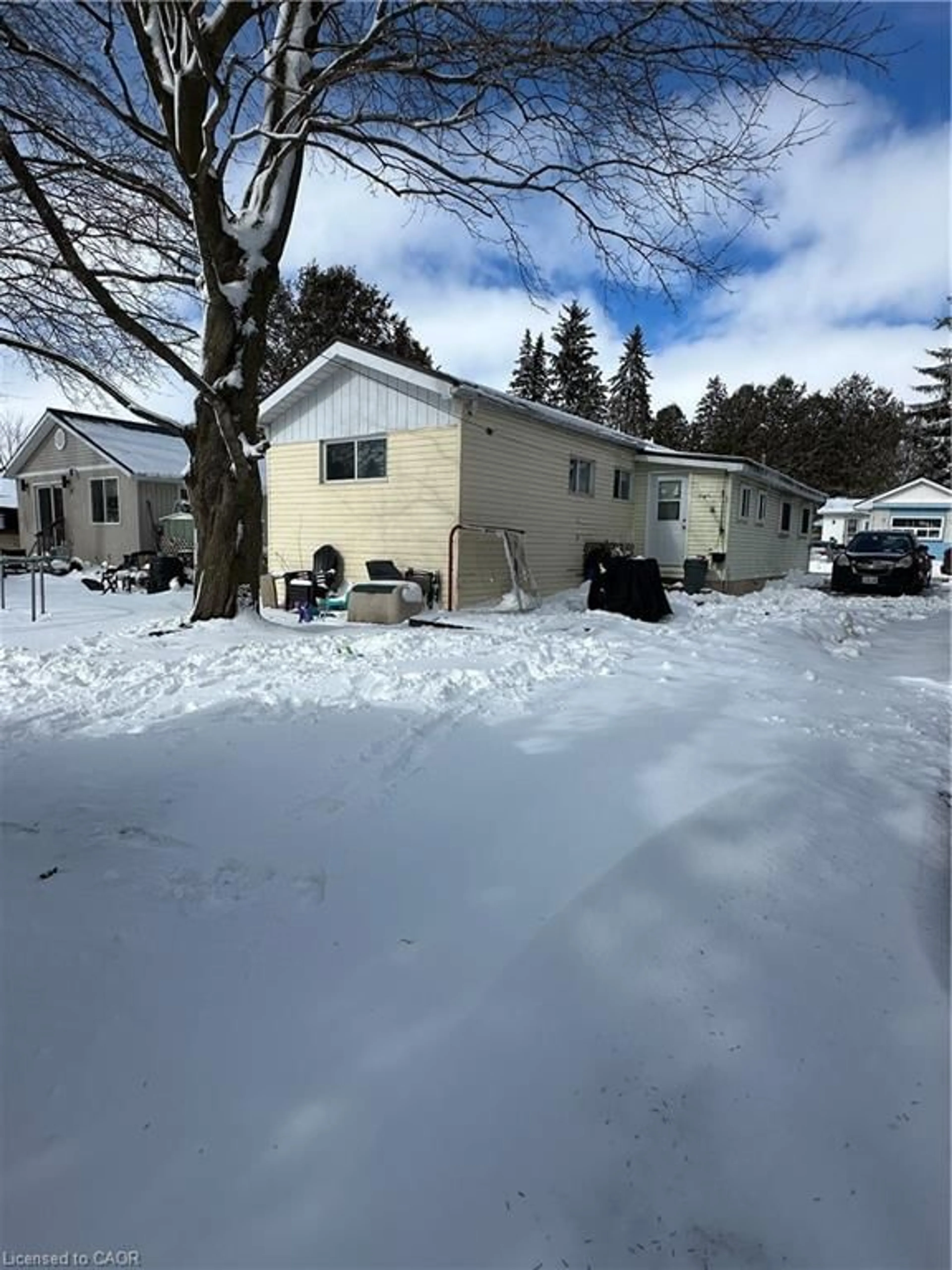 Unknown for 4 Trailer Park Rd, Palmerston Ontario N0G 2P0