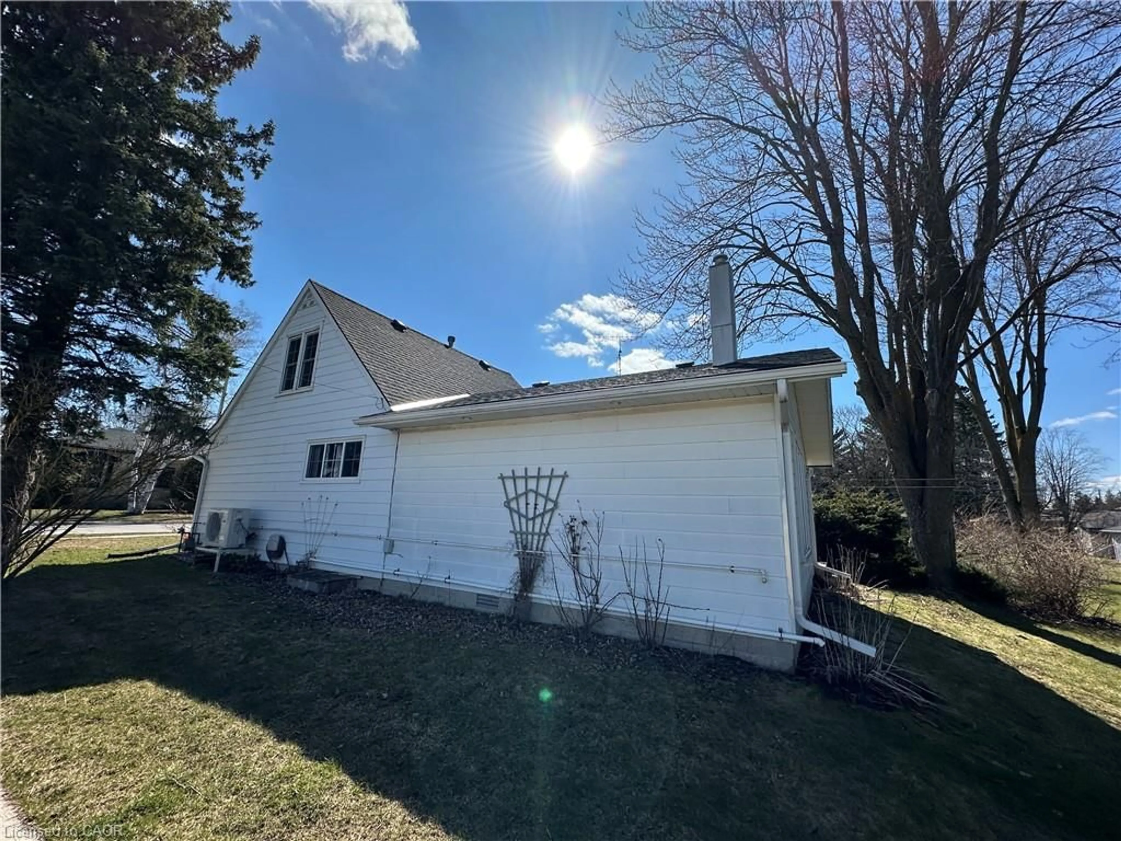 Home with vinyl exterior material, unknown for 395 Boulton St, Palmerston Ontario N0G 2P0