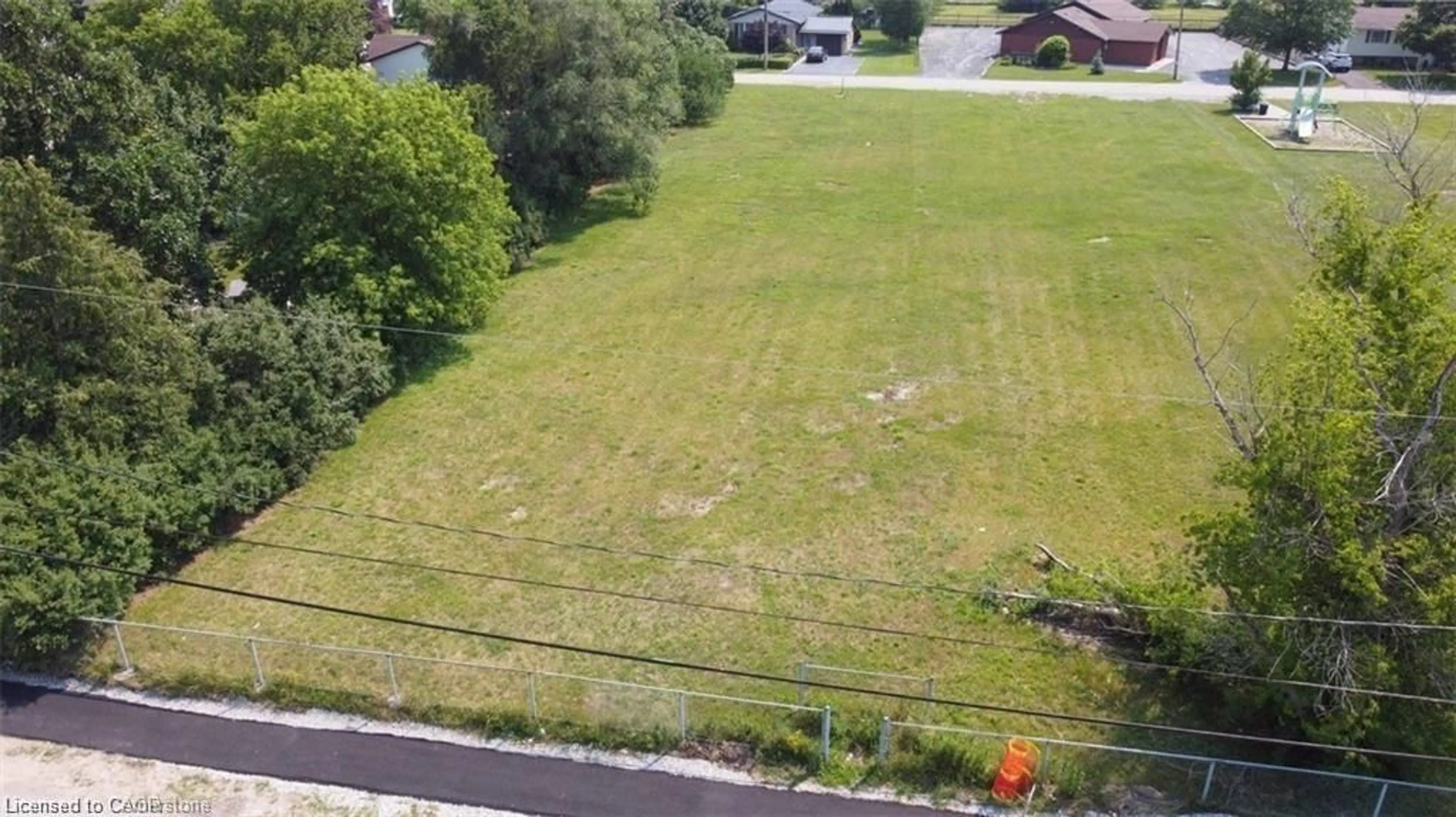 A pic from outside/outdoor area/front of a property/back of a property/a pic from drone, unknown for 125 King St #2, Hagersville Ontario N0A 1H0