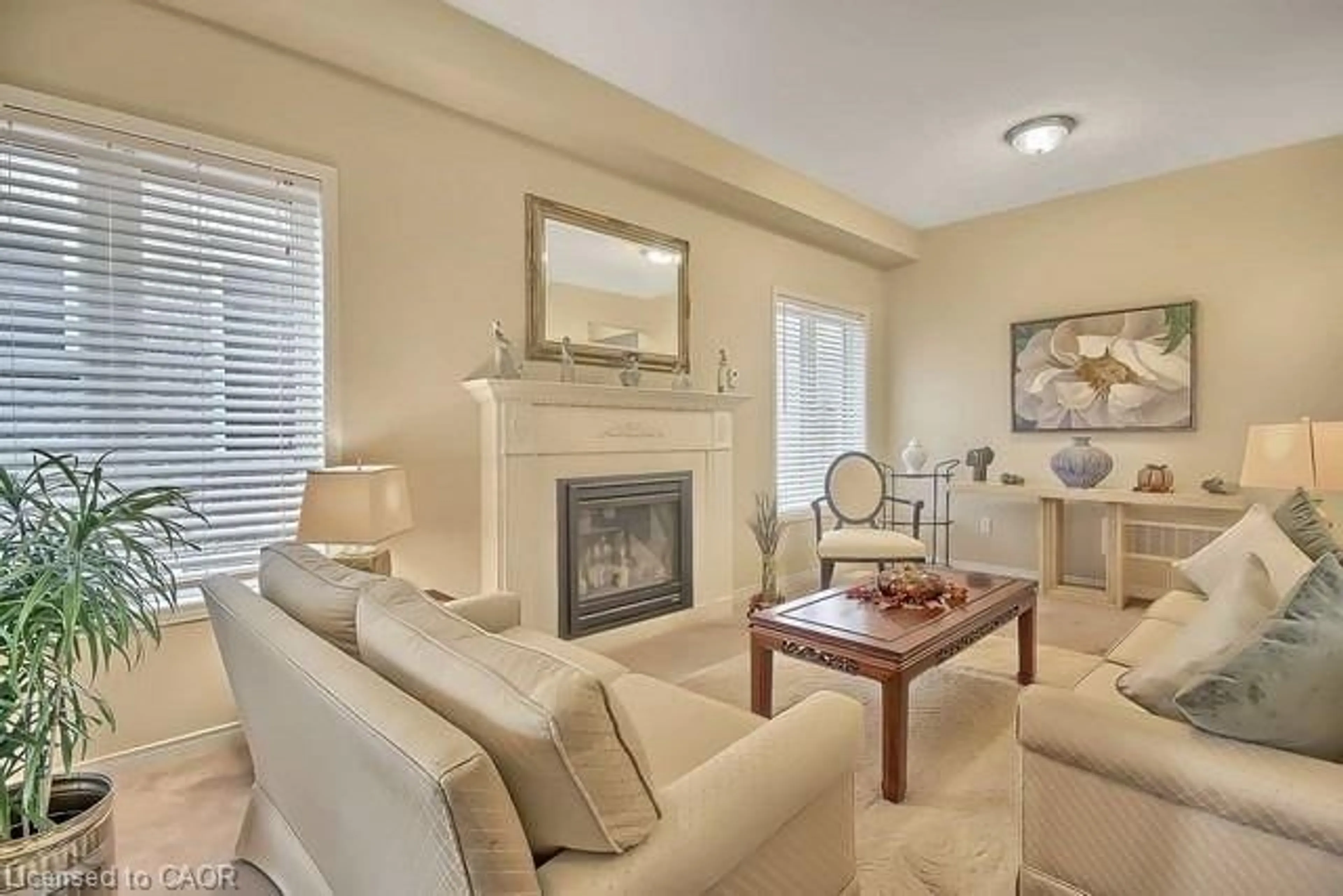 Living room with furniture, unknown for 33 Chetholme Pl, Georgetown Ontario L7G 0E1