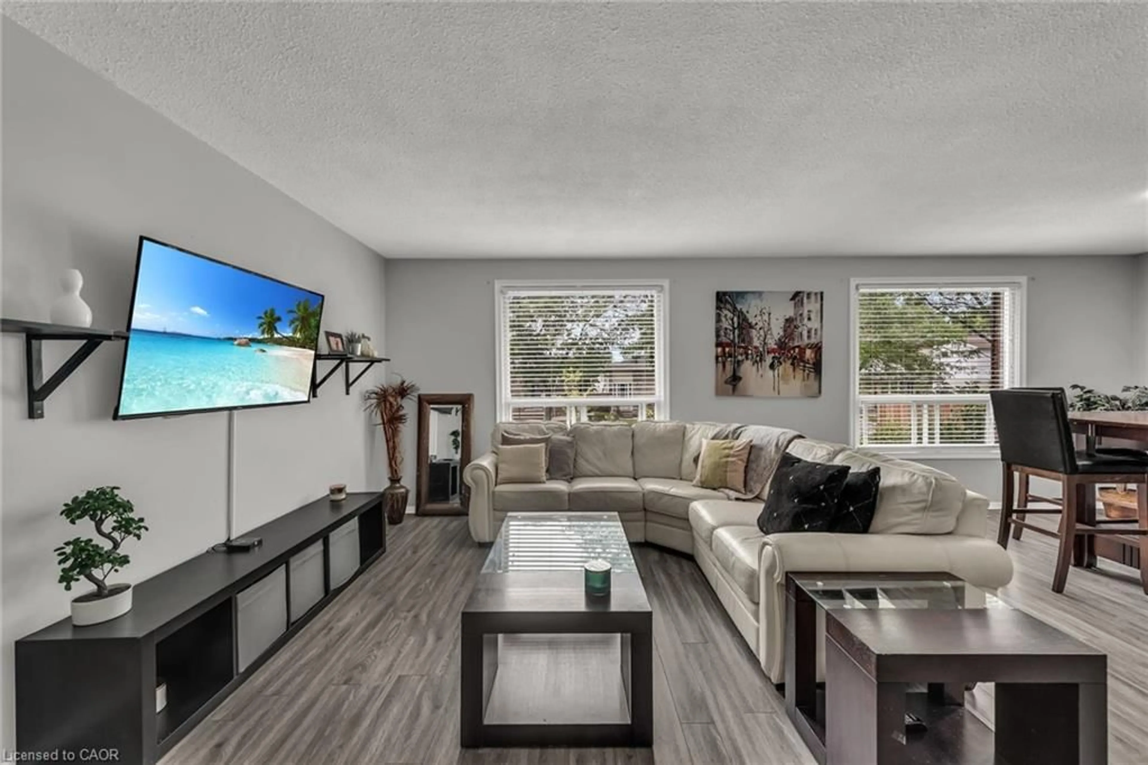 Living room with furniture, unknown for 22 John Murray St, Stoney Creek Ontario L8J 1C4