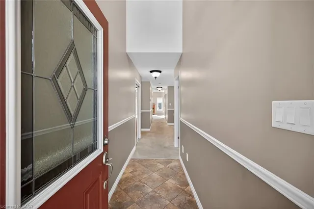 76 Abbotsford Trail, Glanbrook 2