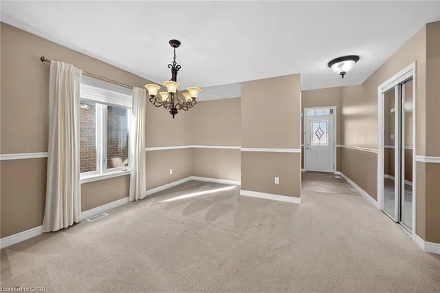 76 Abbotsford Trail, Glanbrook 5