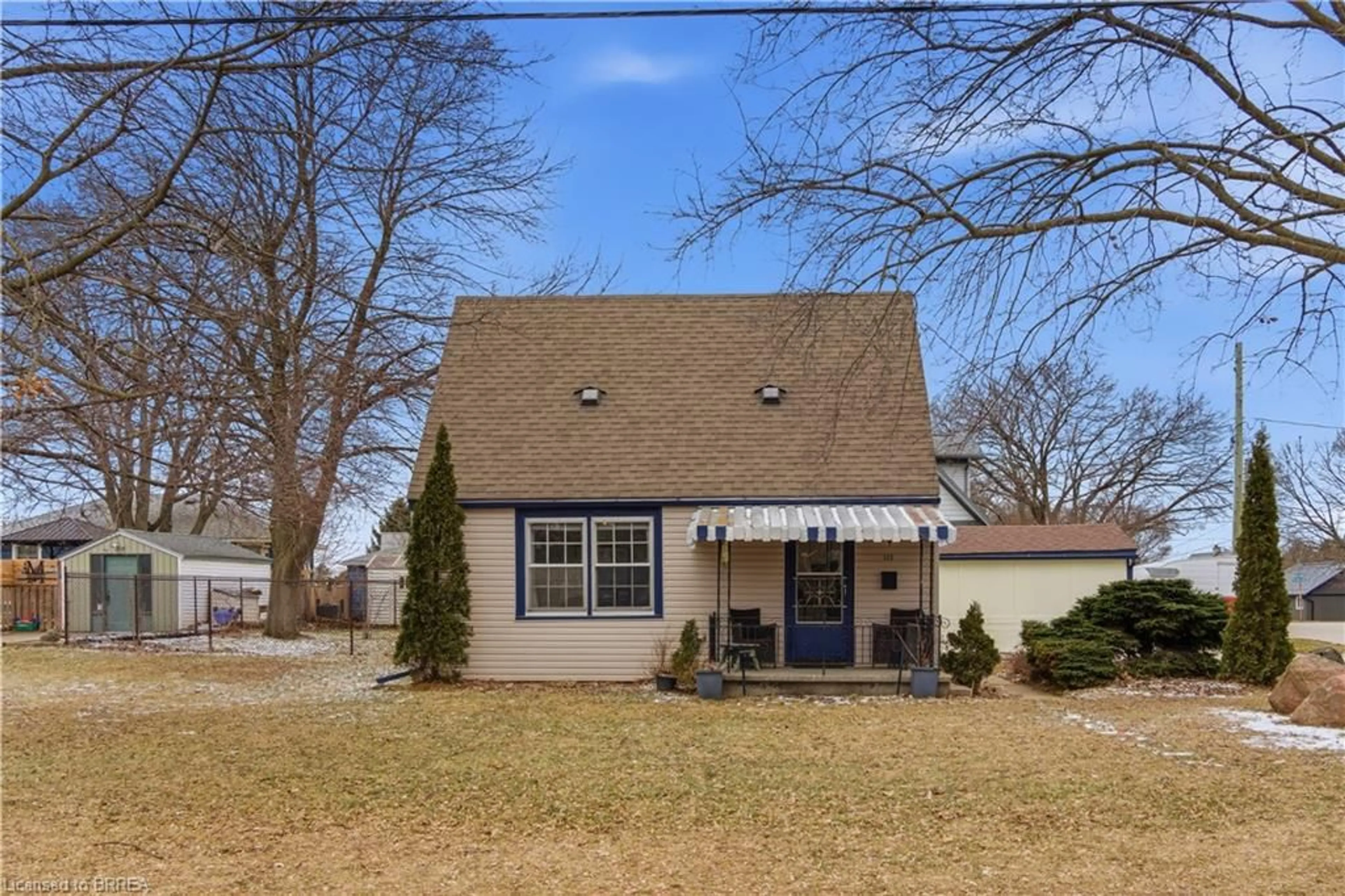 Unknown for 112 Dundas St, Paris Ontario N3L 1G9