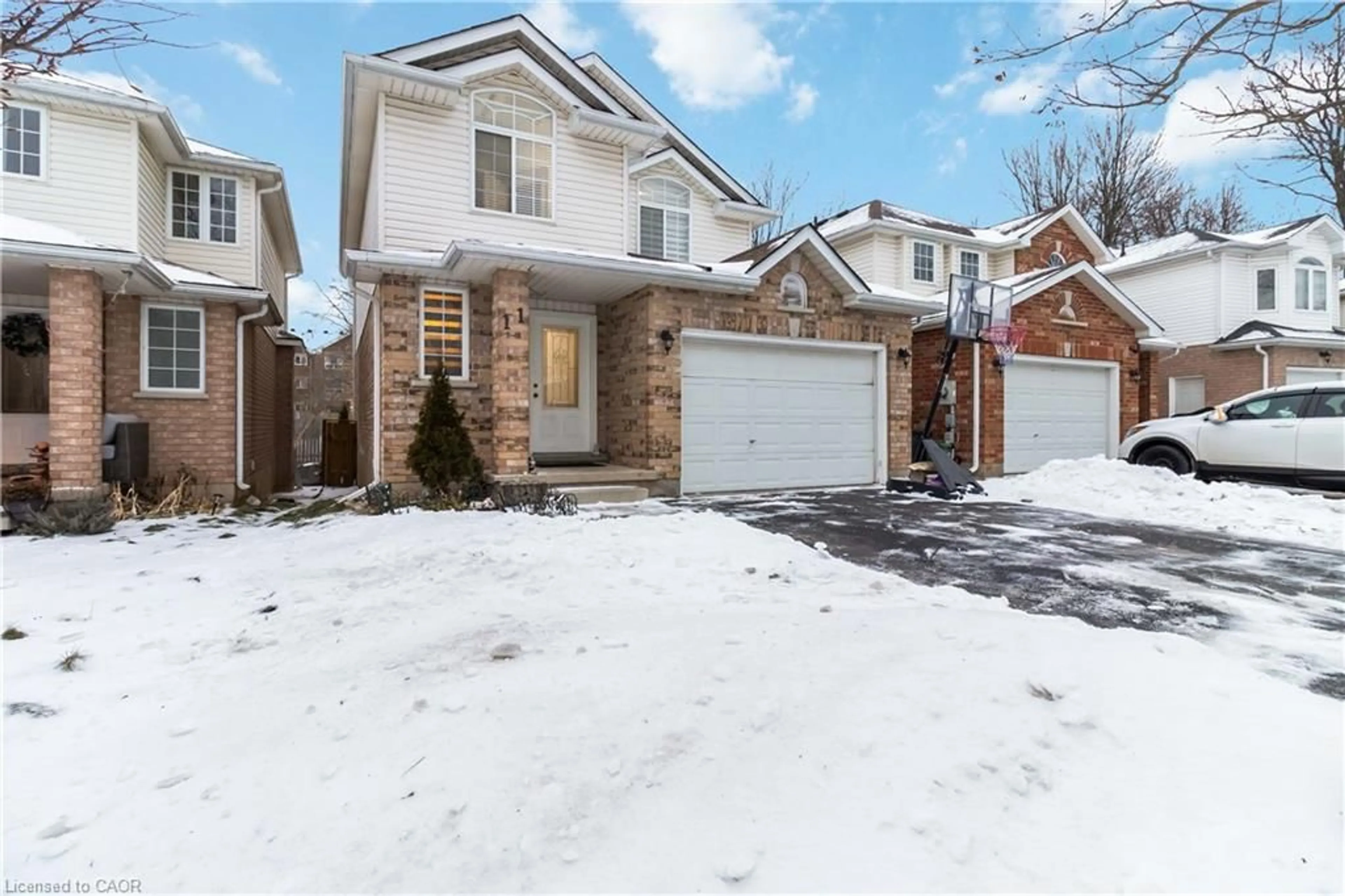 Unknown for 11 Bond Crt, Guelph Ontario N1H 8N6