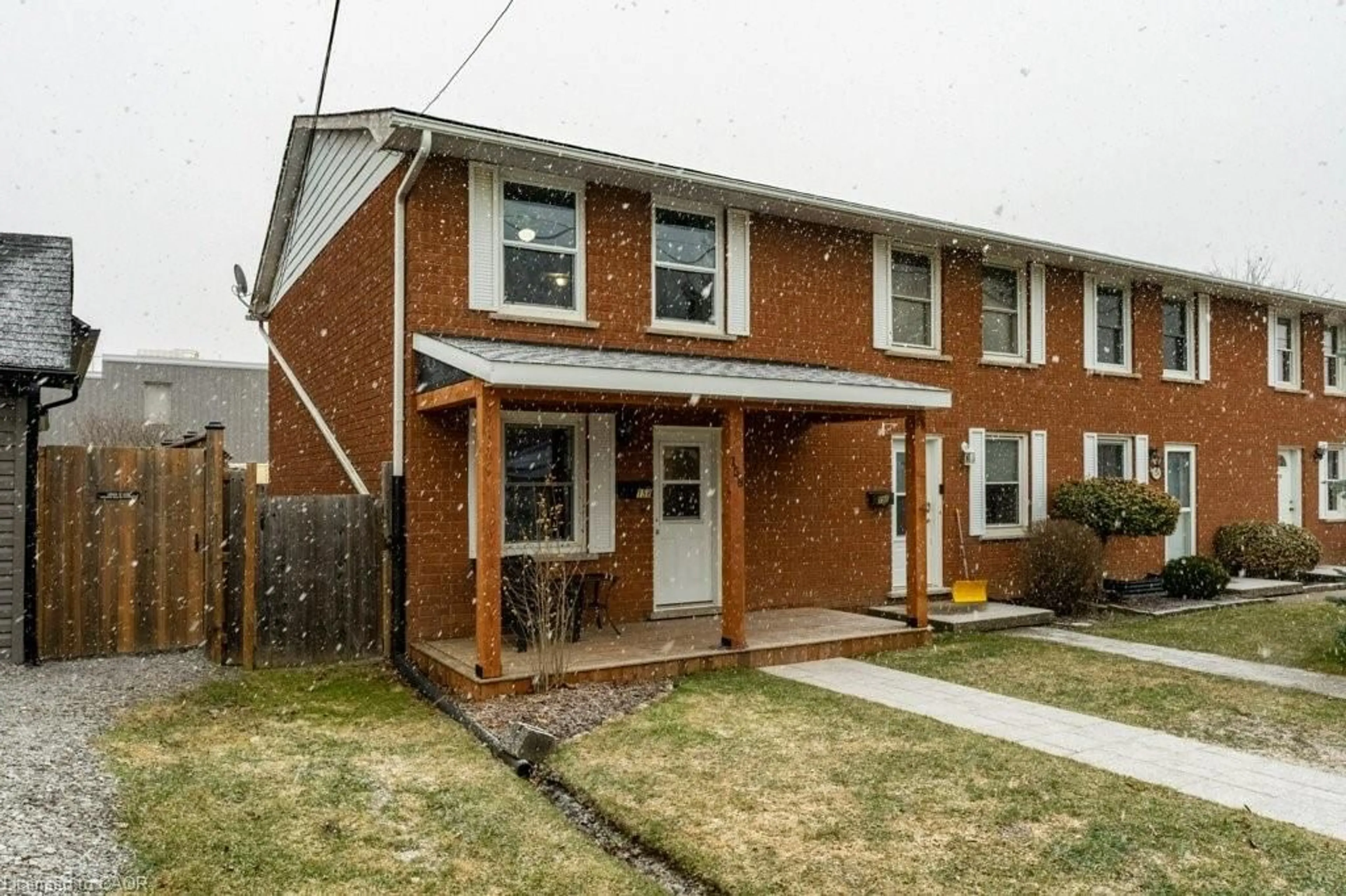 Home with brick exterior material, street for 158 Dufferin St, West Lincoln Ontario L0R 2A0