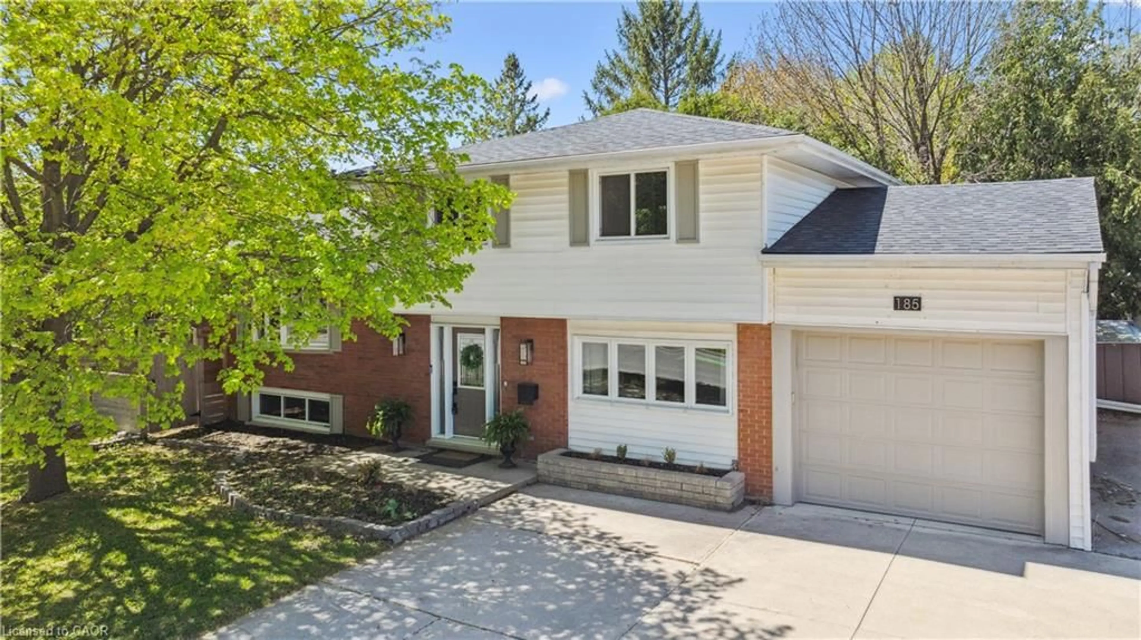 Home with brick exterior material, street for 185 Carter Ave, Waterloo Ontario N2J 3K5
