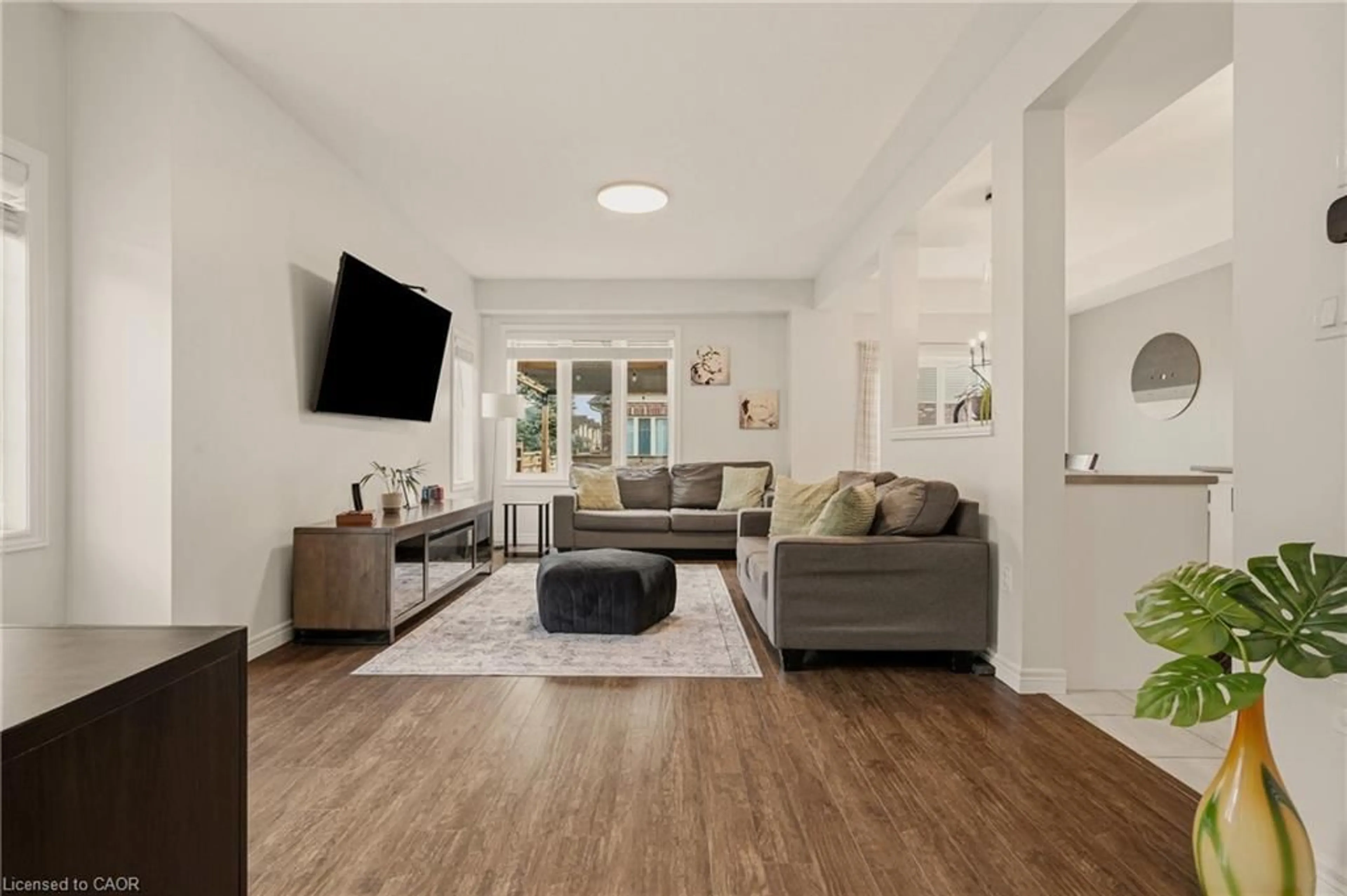 Living room with furniture, unknown for 11 Beau Chatel Lane, Grimsby Ontario L3M 0H4