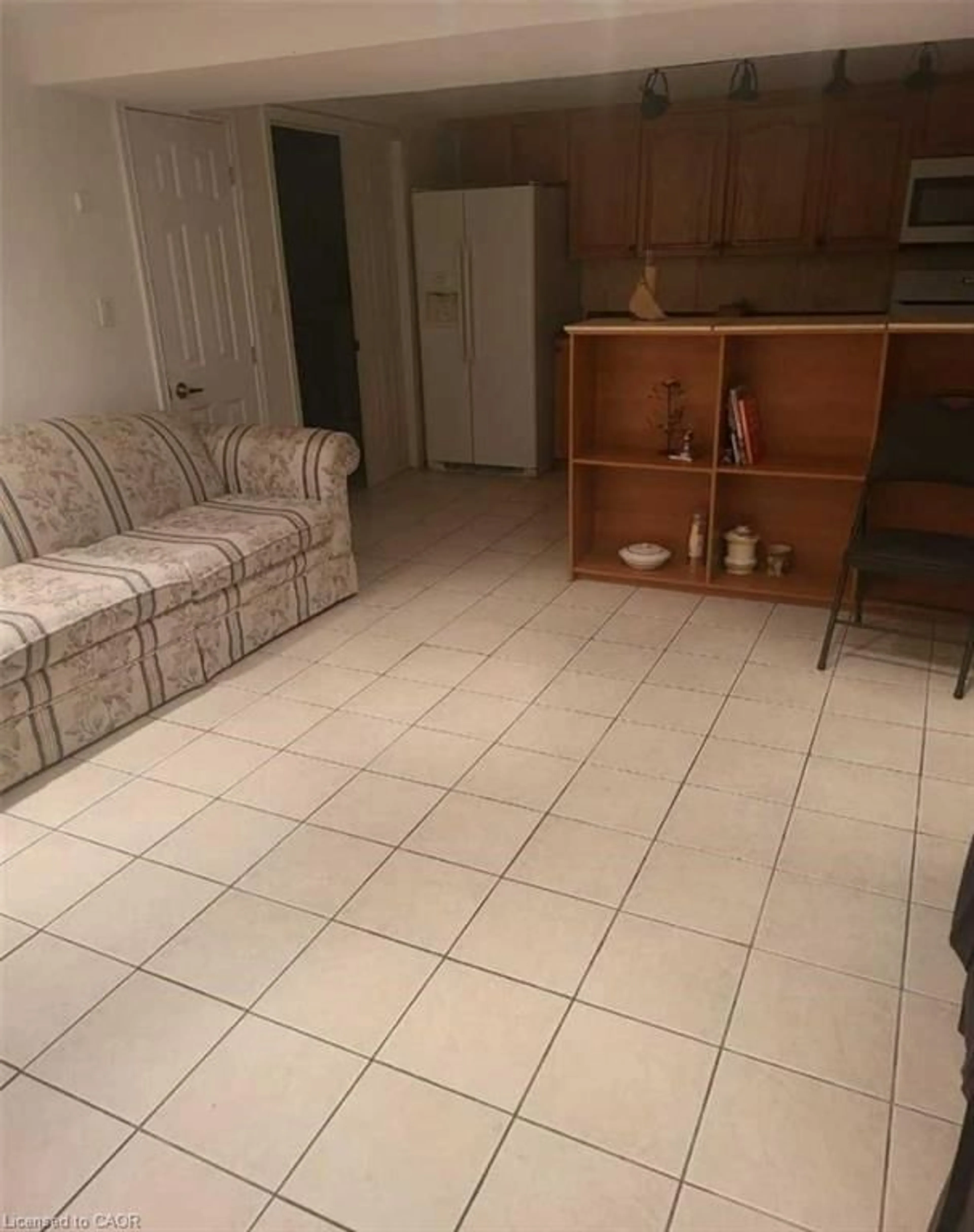 A pic of a room for 467 Limeridge Rd, Hamilton Ontario L9C 2V7