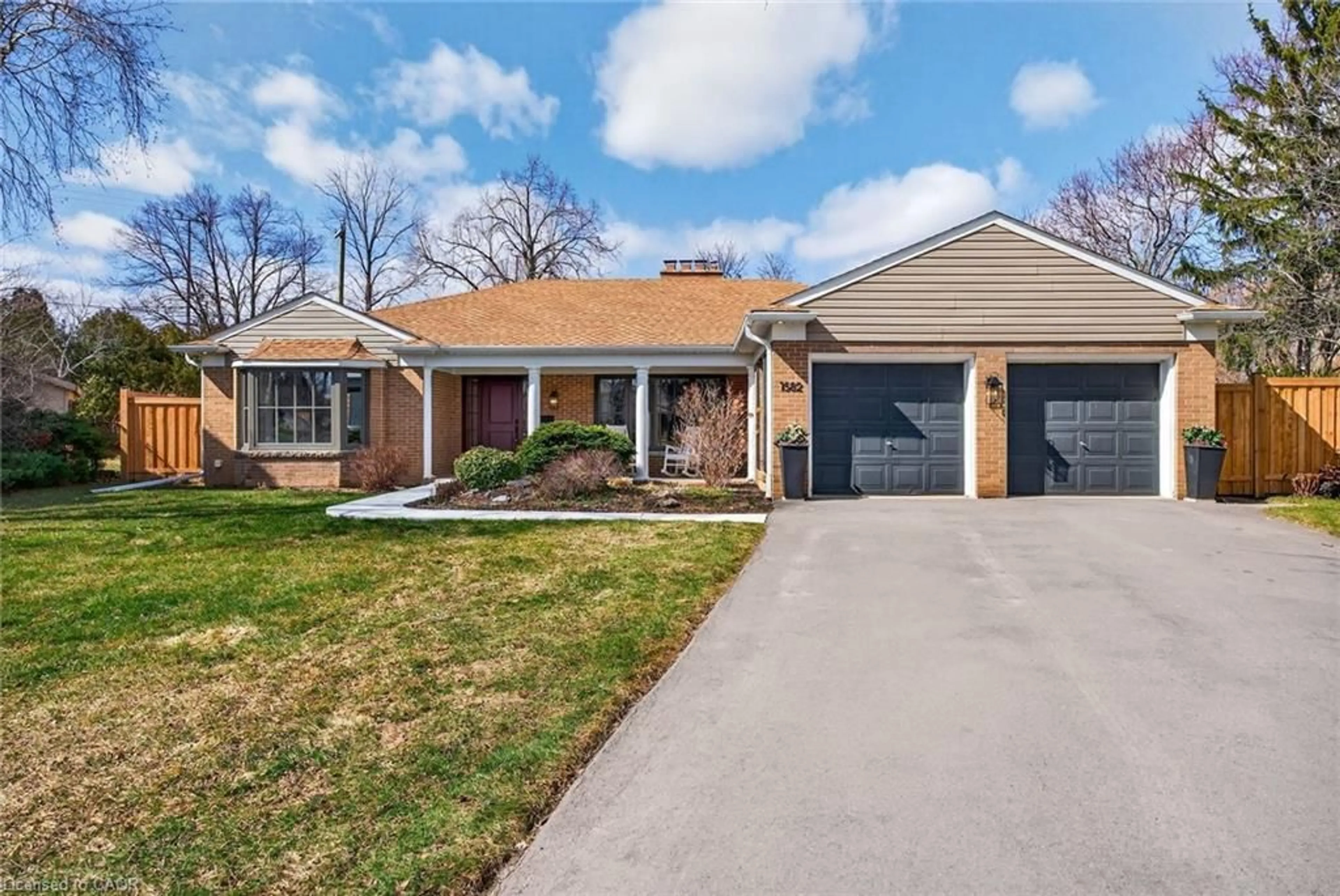 Home with brick exterior material, street for 1582 Frontenac Pl, Burlington Ontario L7P 1M6