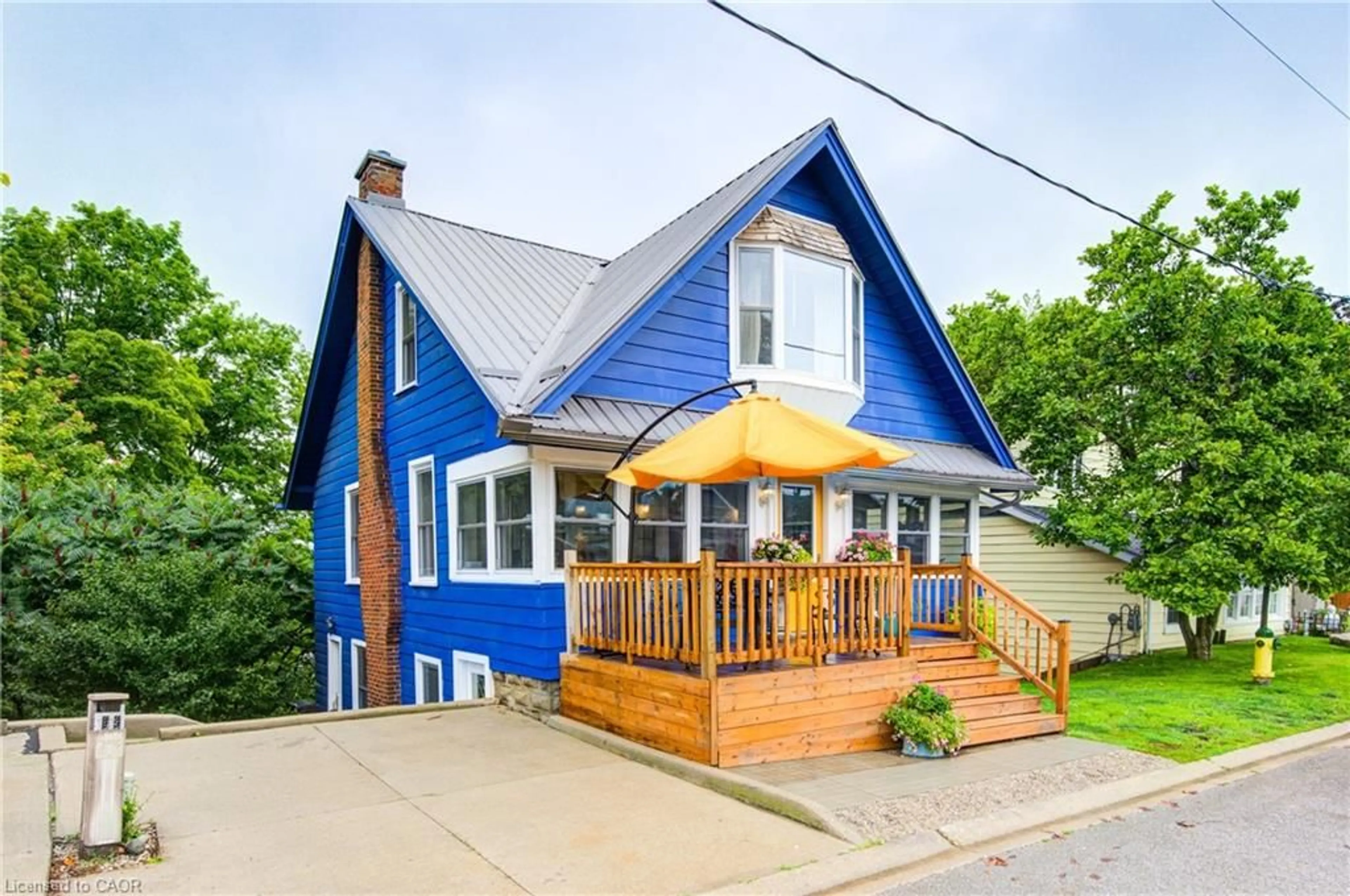 Patio, street for 409 Tower Heights Dr, Port Stanley Ontario N5L 1G2