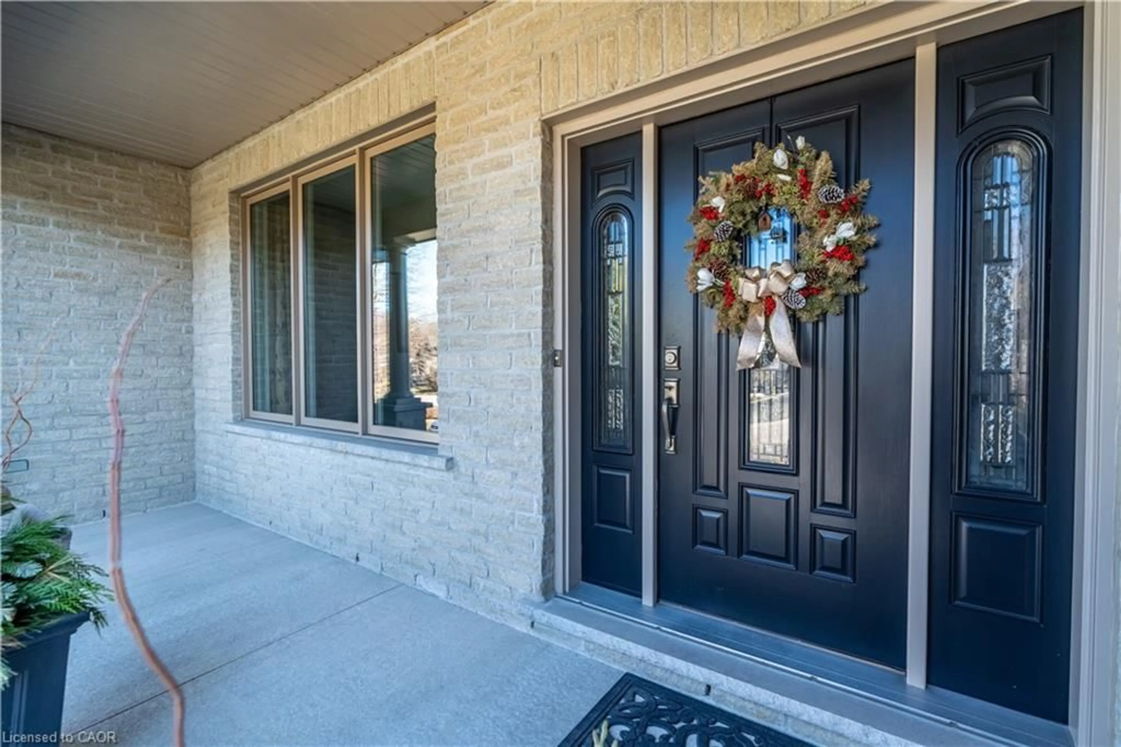 Indoor entryway for 200 Falling Brook Dr, Ancaster Ontario L9G 1E6