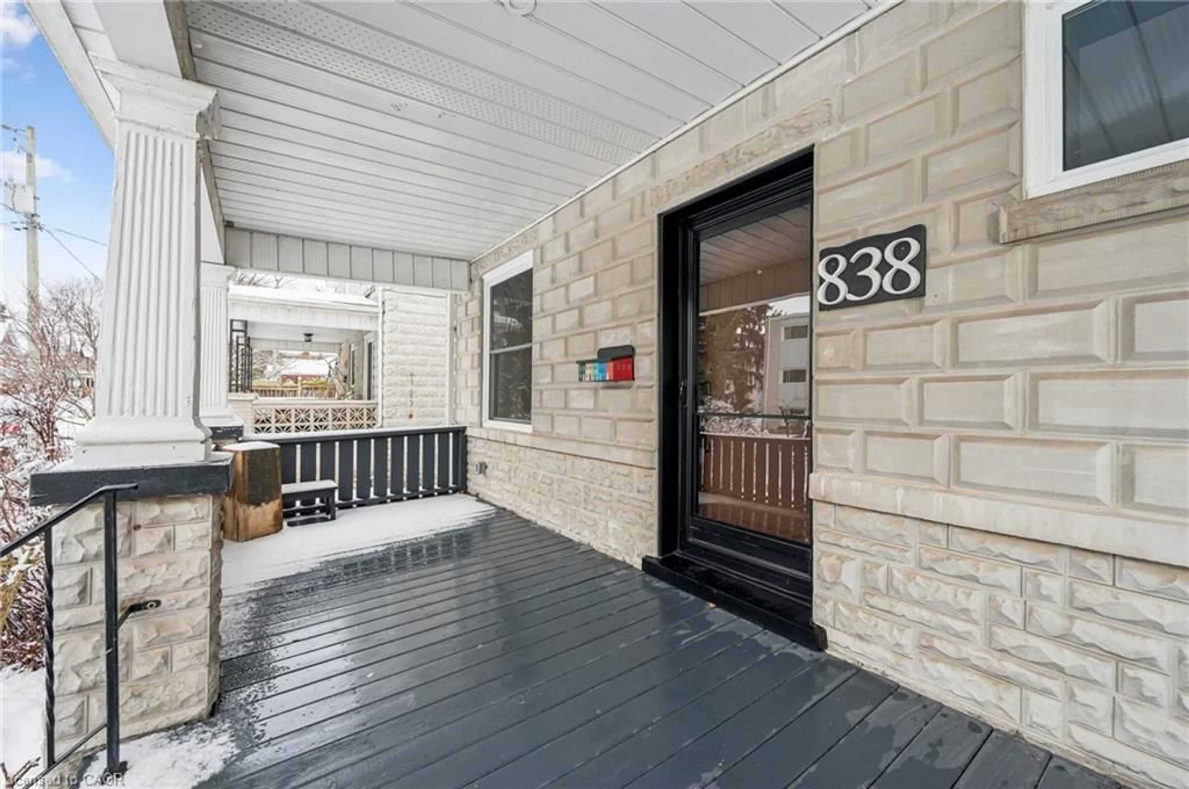 Unknown for 838 Moore St, Cambridge Ontario N3H 3B8