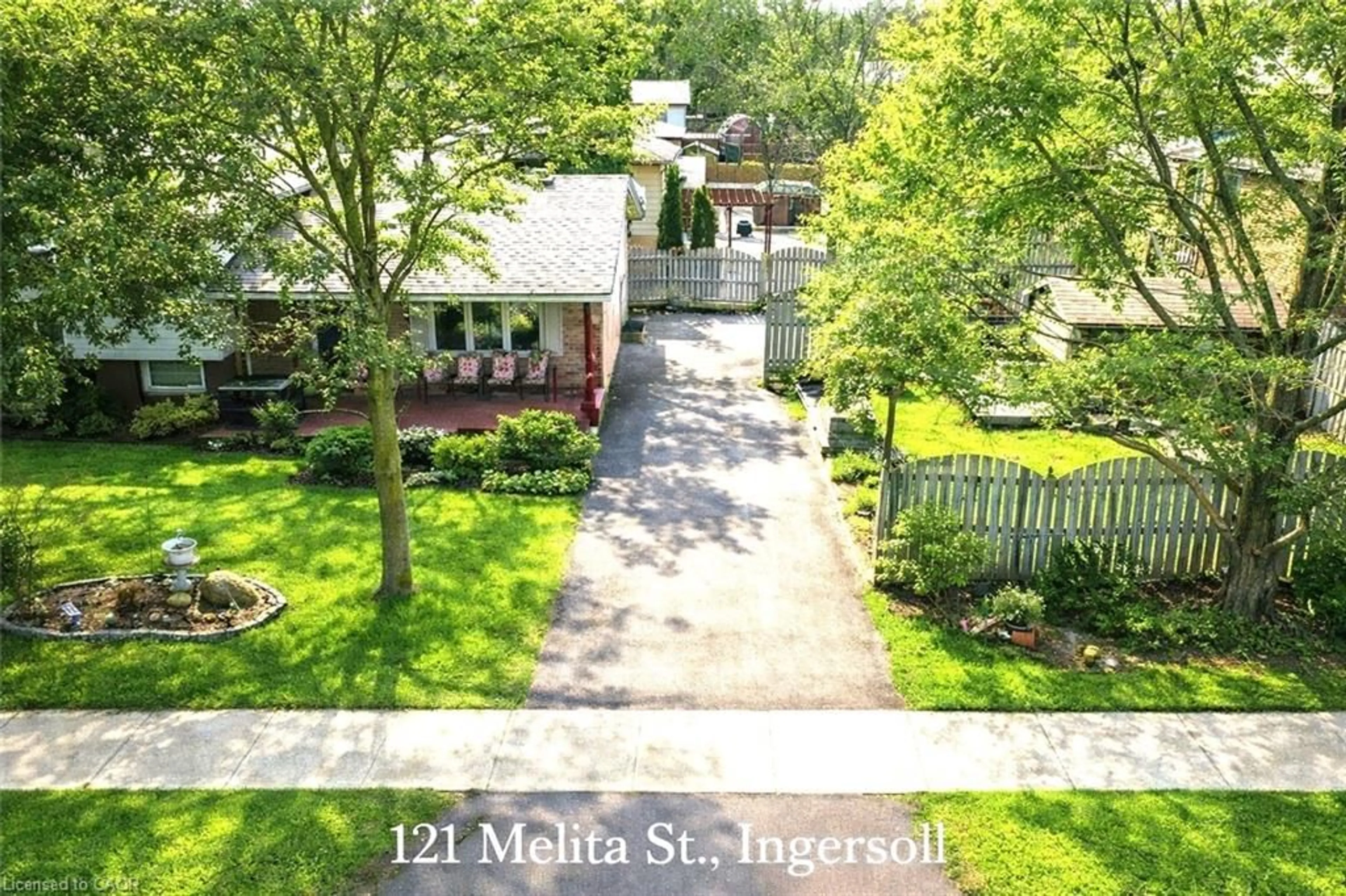 A pic from outside/outdoor area/front of a property/back of a property/a pic from drone, street for 121 Melita St, Ingersoll Ontario N5C 3T3