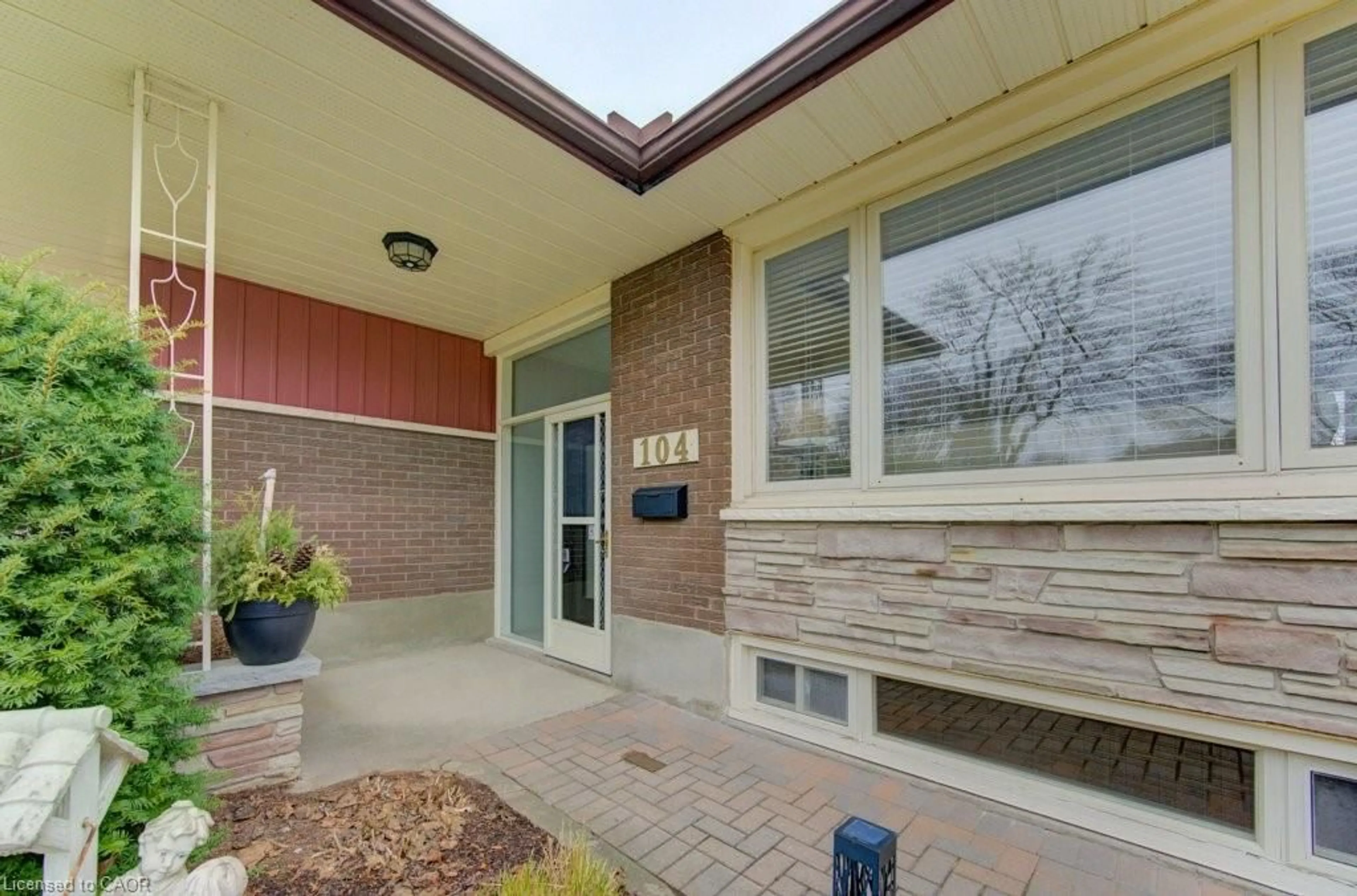 Unknown for 104 Burbank Rd, Kitchener Ontario N2B 1E2