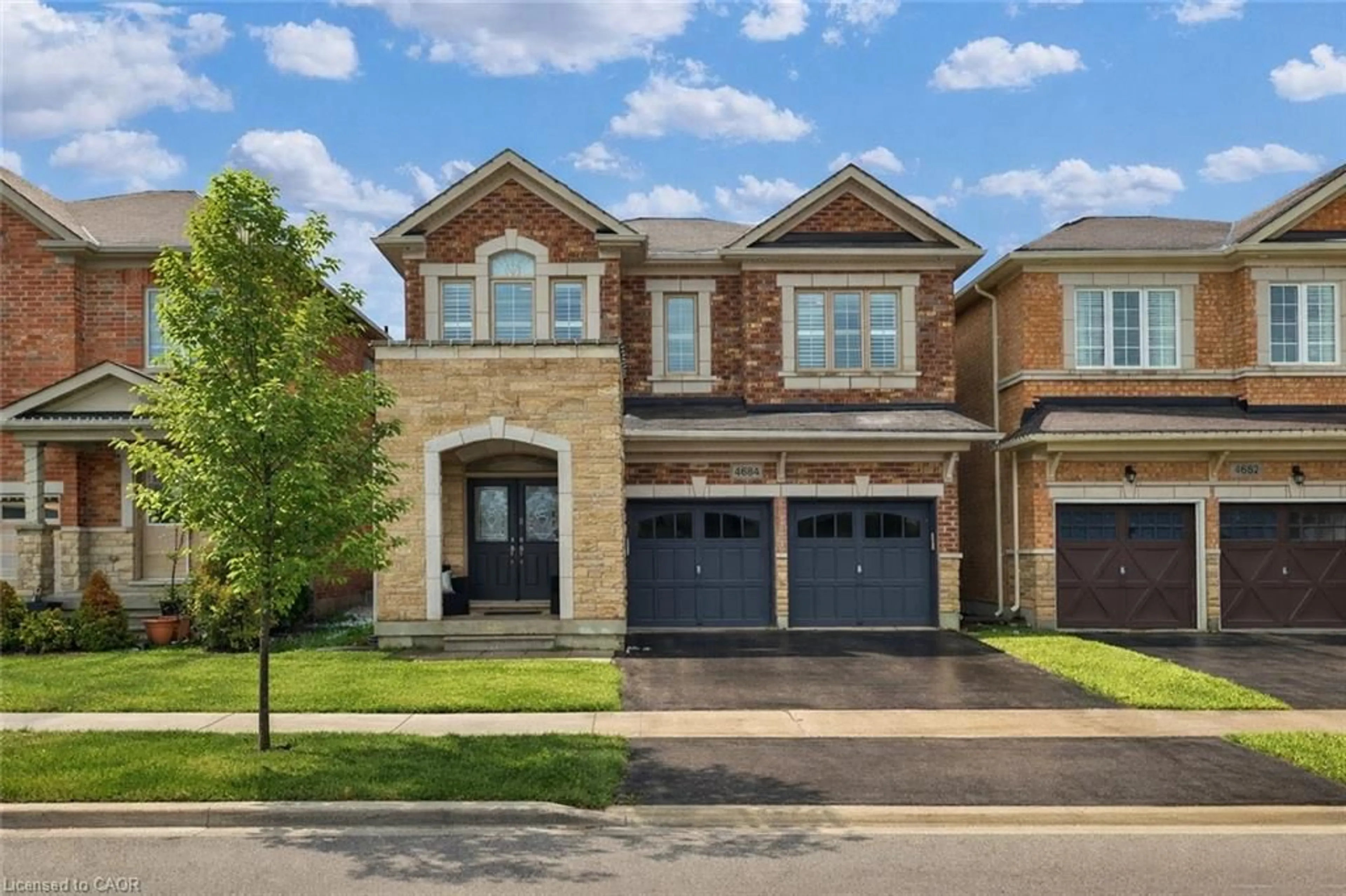 Home with brick exterior material, street for 4684 Ray Lane, Burlington Ontario L7M 0N9