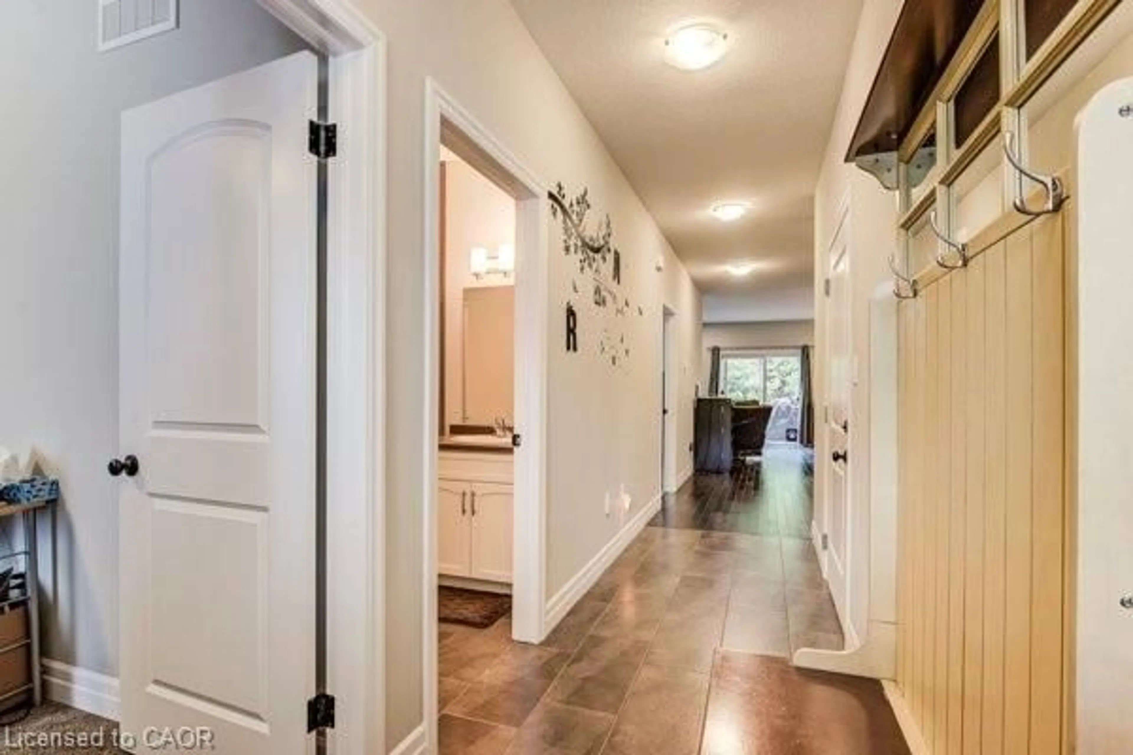 Indoor entryway for 575 Albert Ave #8, Listowel Ontario N4W 0G9