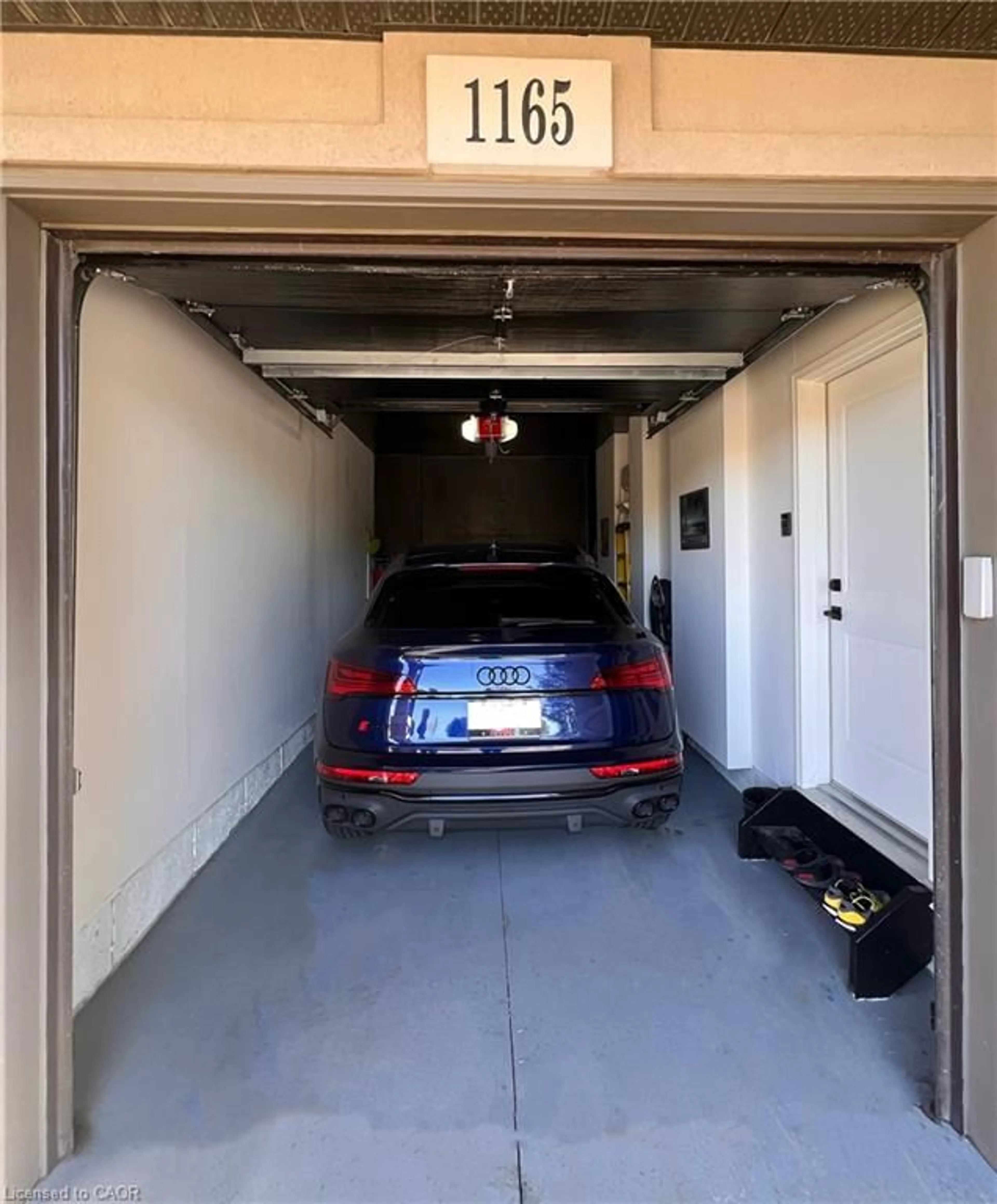 Indoor garage for 1165 West 5th St, Hamilton Ontario L9B 0J3