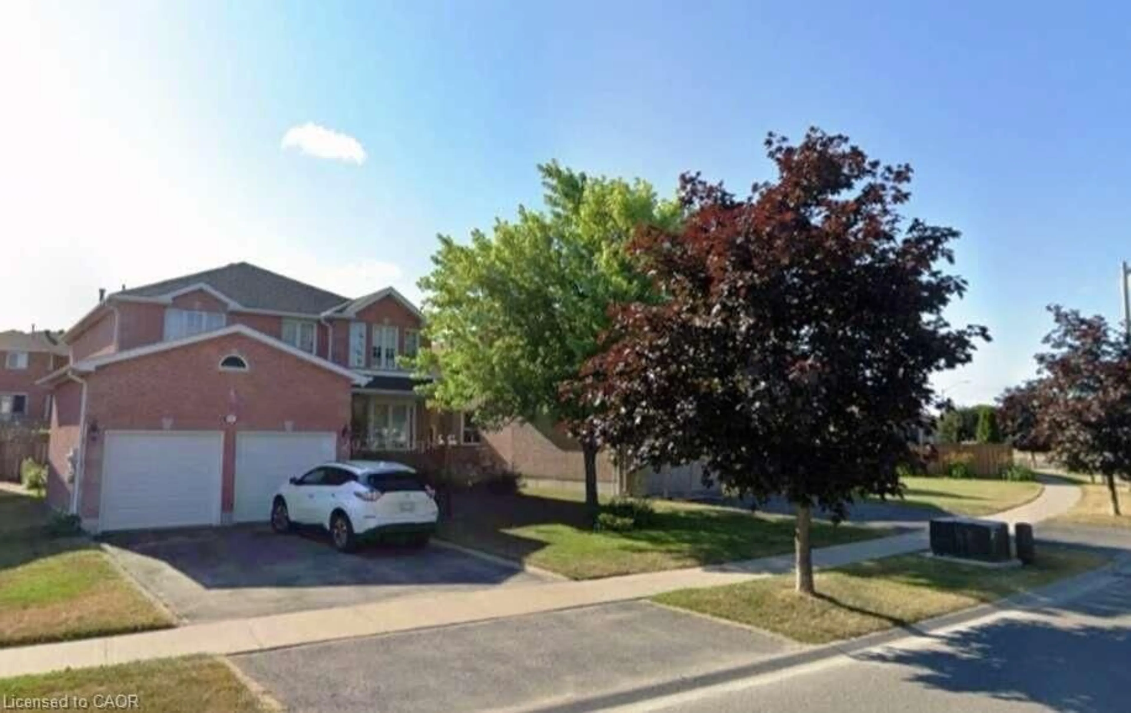A pic from outside/outdoor area/front of a property/back of a property/a pic from drone, street for 35 Raquel St, Barrie Ontario L4N 9S4