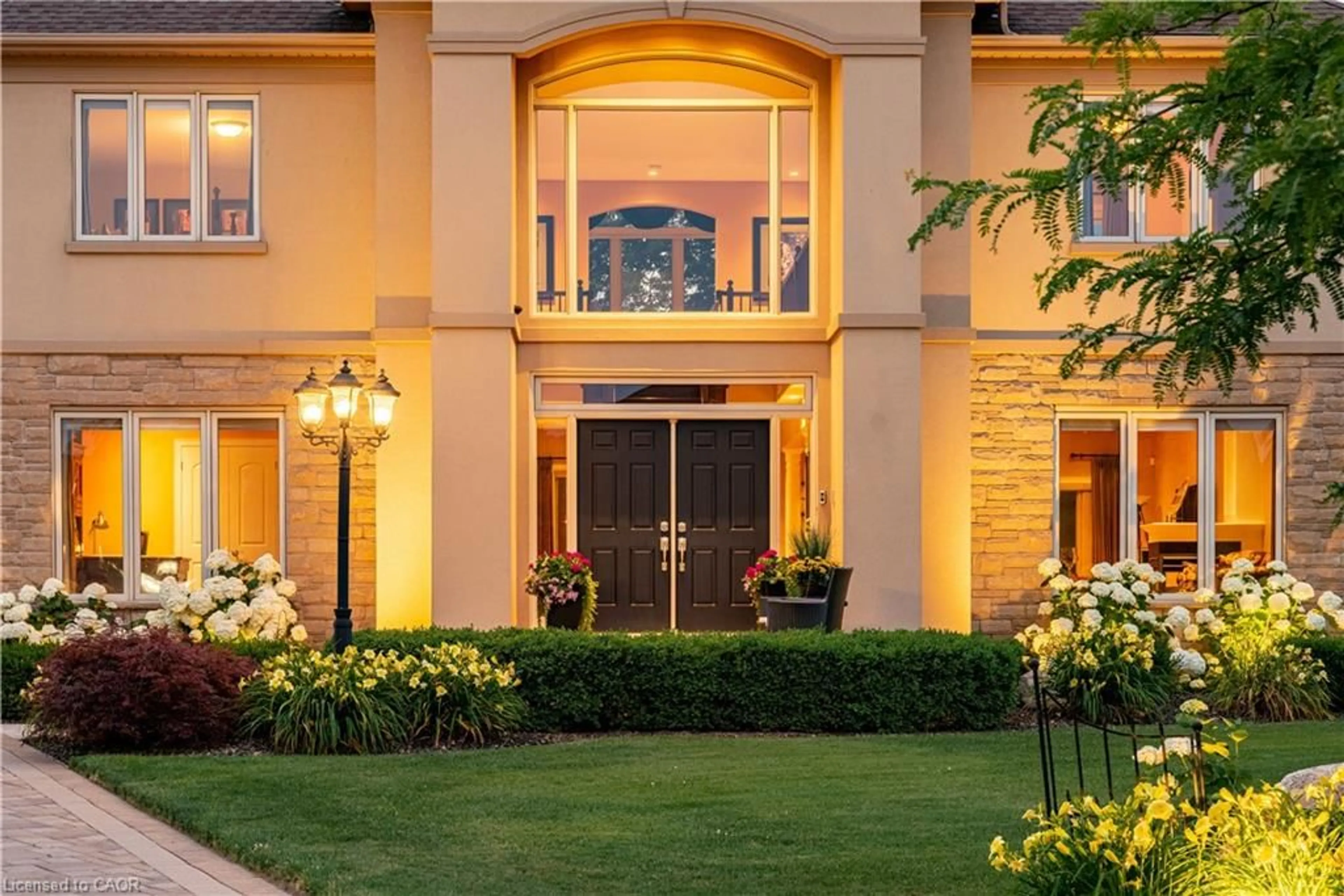 Indoor entryway for 8881 Joseph Crt, Niagara Falls Ontario L2H 3P1