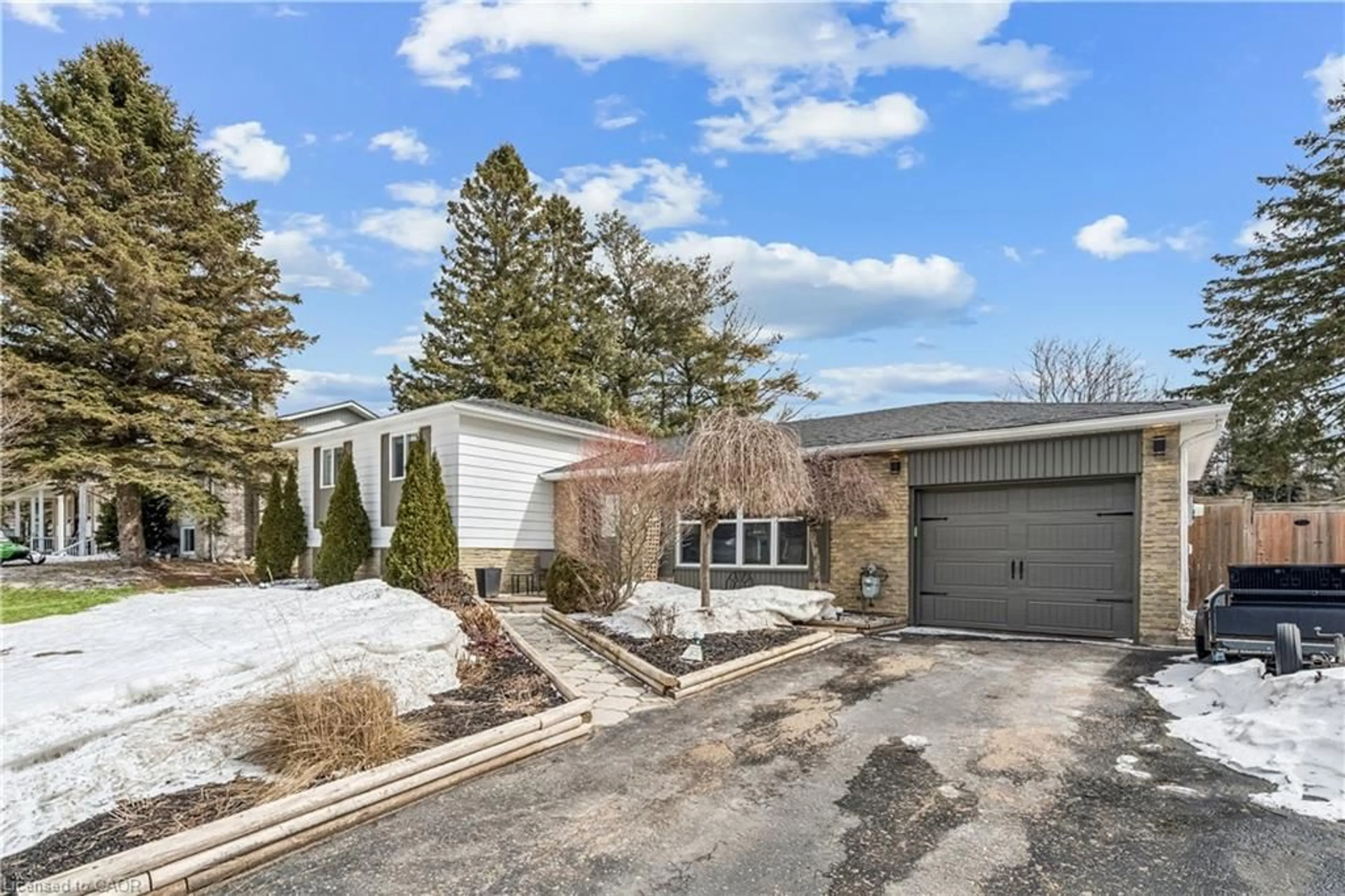 Unknown for 35 Douglas Cres, Hillsburgh Ontario N0B 1Z0