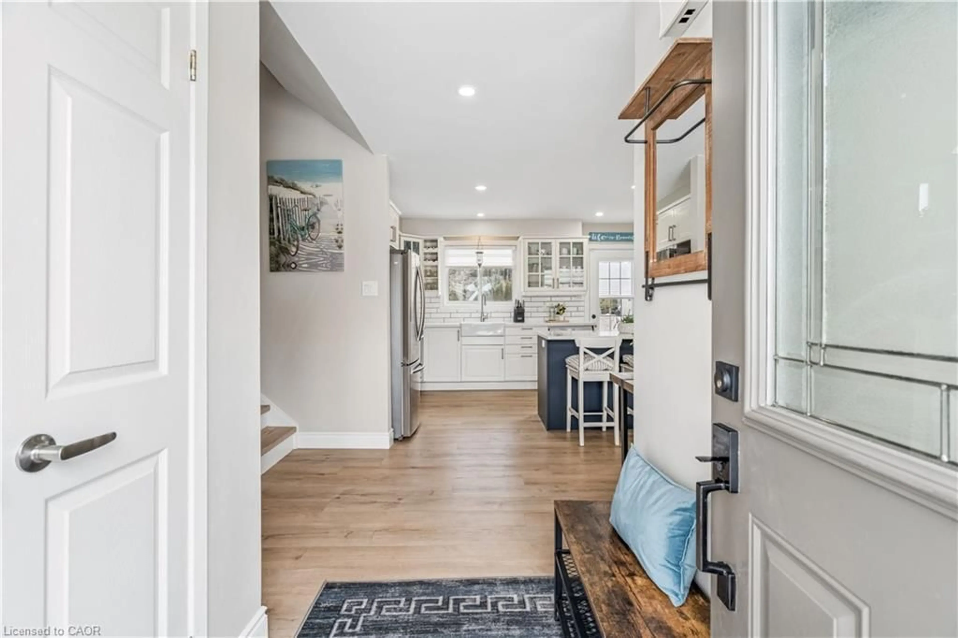 Indoor entryway for 35 Douglas Cres, Hillsburgh Ontario N0B 1Z0