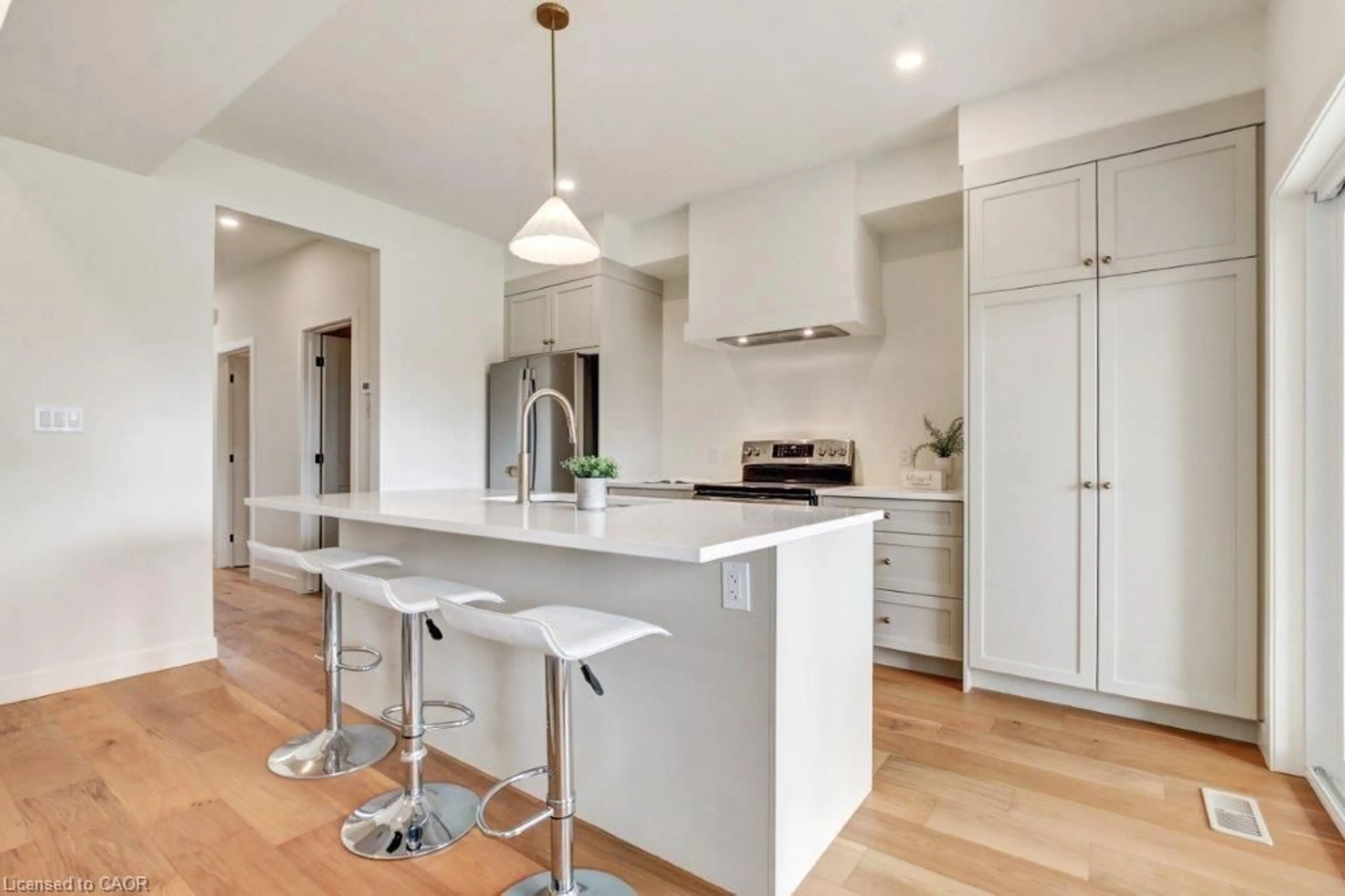 Open concept kitchen, unknown for 214 William St, Delhi Ontario N4B 2E1