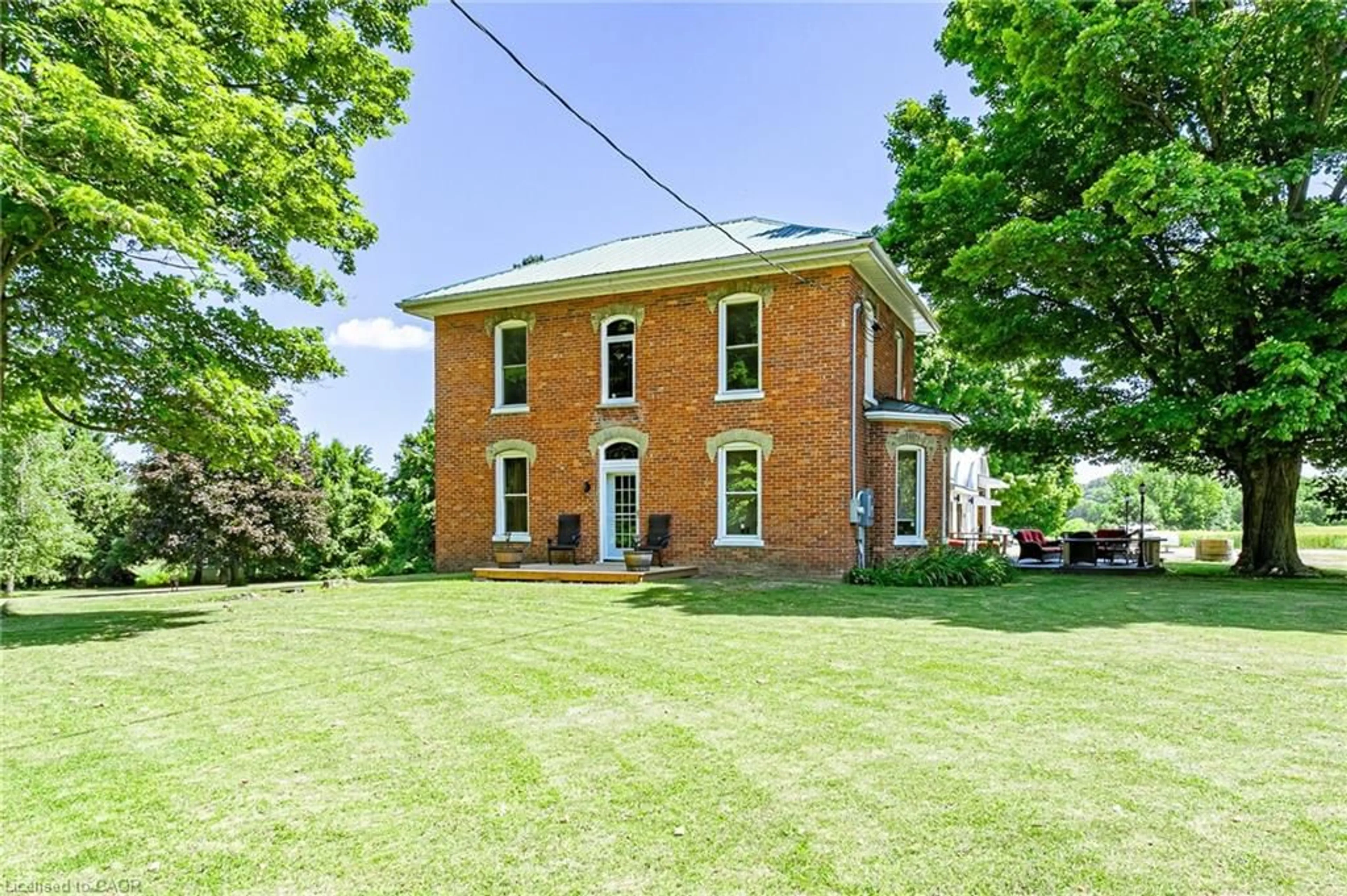 A pic from outside/outdoor area/front of a property/back of a property/a pic from drone, building for 652 Villa Nova Rd, Villa Nova Ontario N0E 1Y0