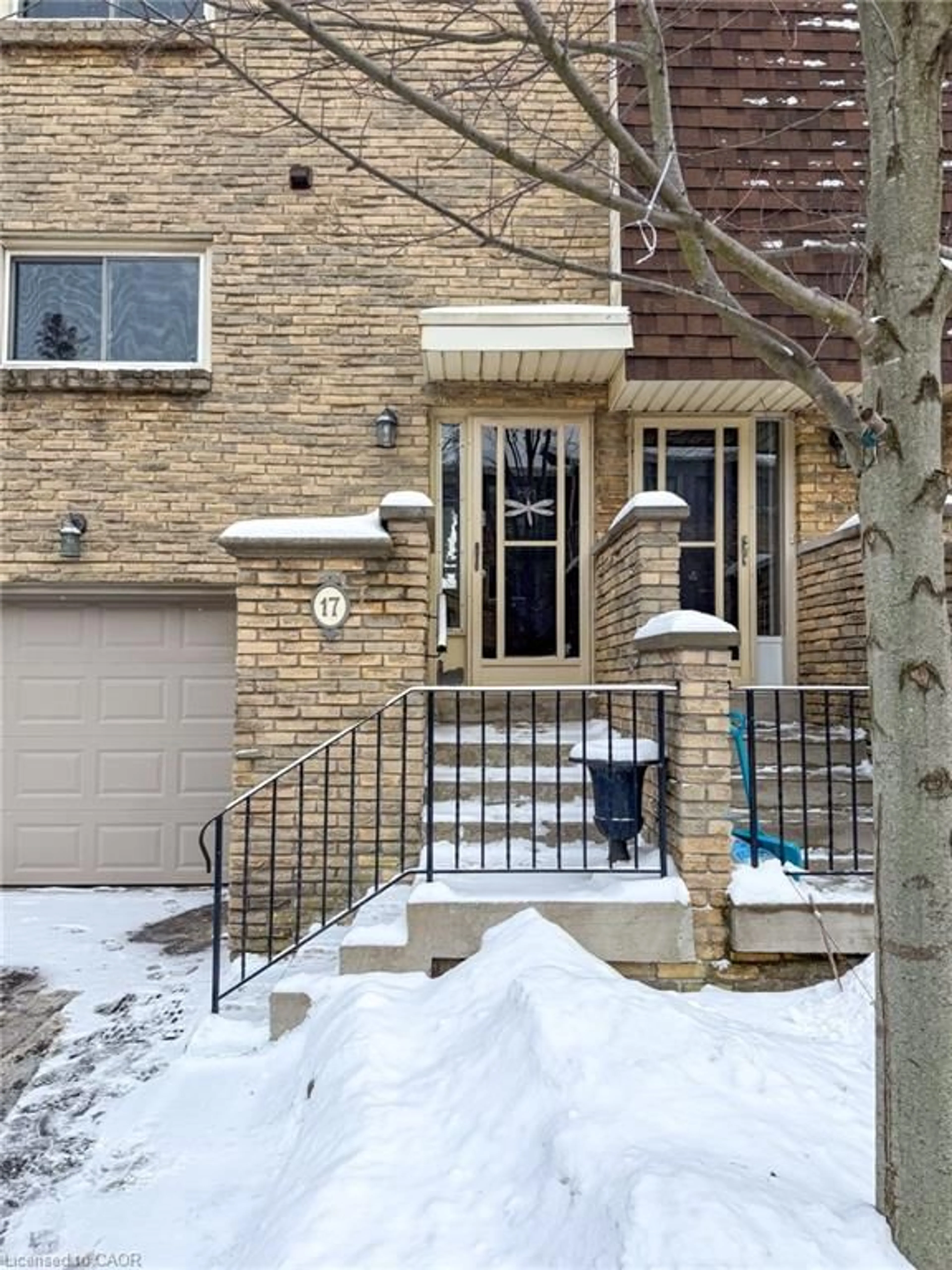 Home with brick exterior material, street for 17 Melanie Cres #17, Waterdown Ontario L0R 2H0