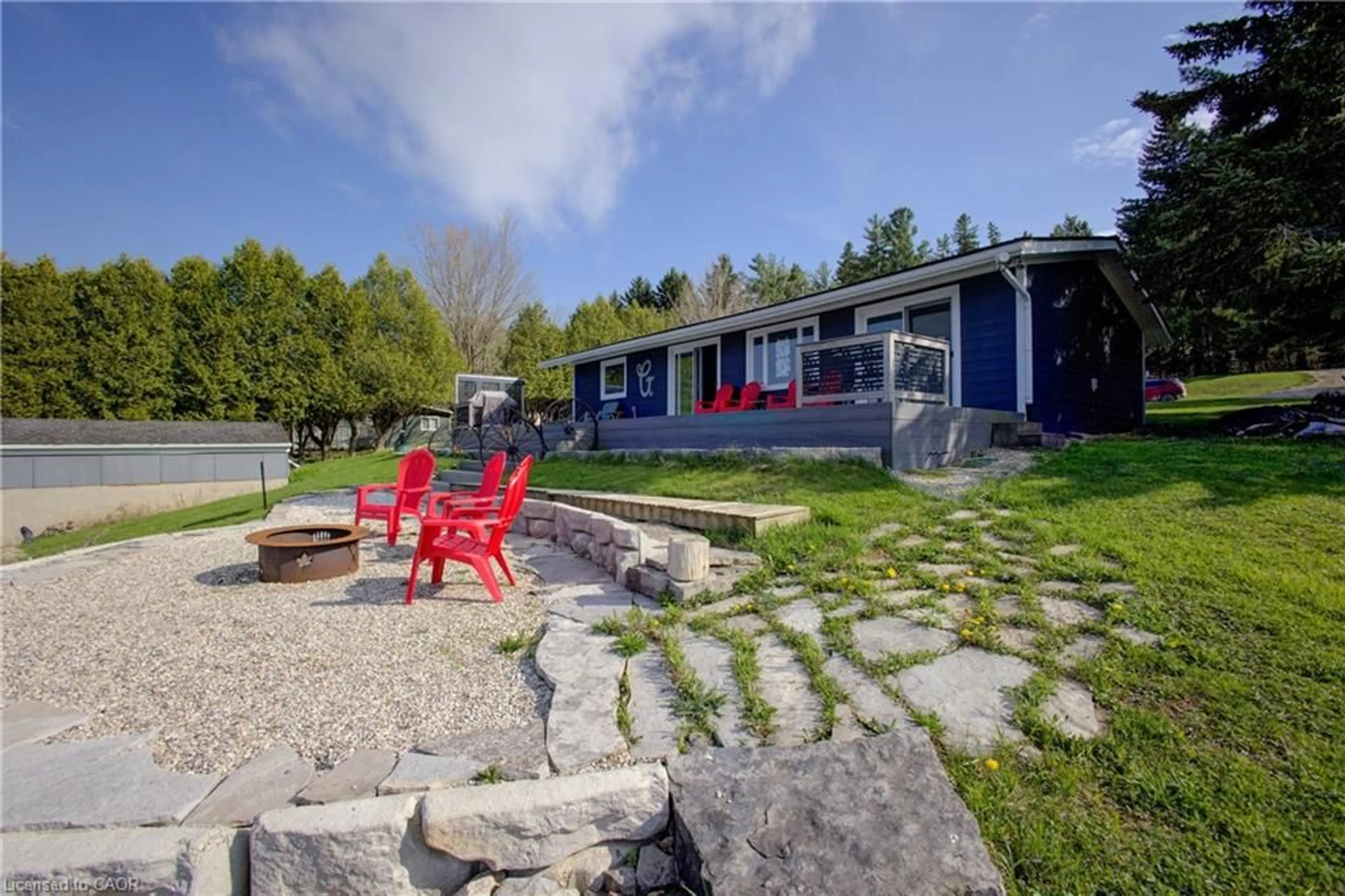 Patio, unknown for 137 Road 100, Conestogo Lake Ontario N0G 1P0