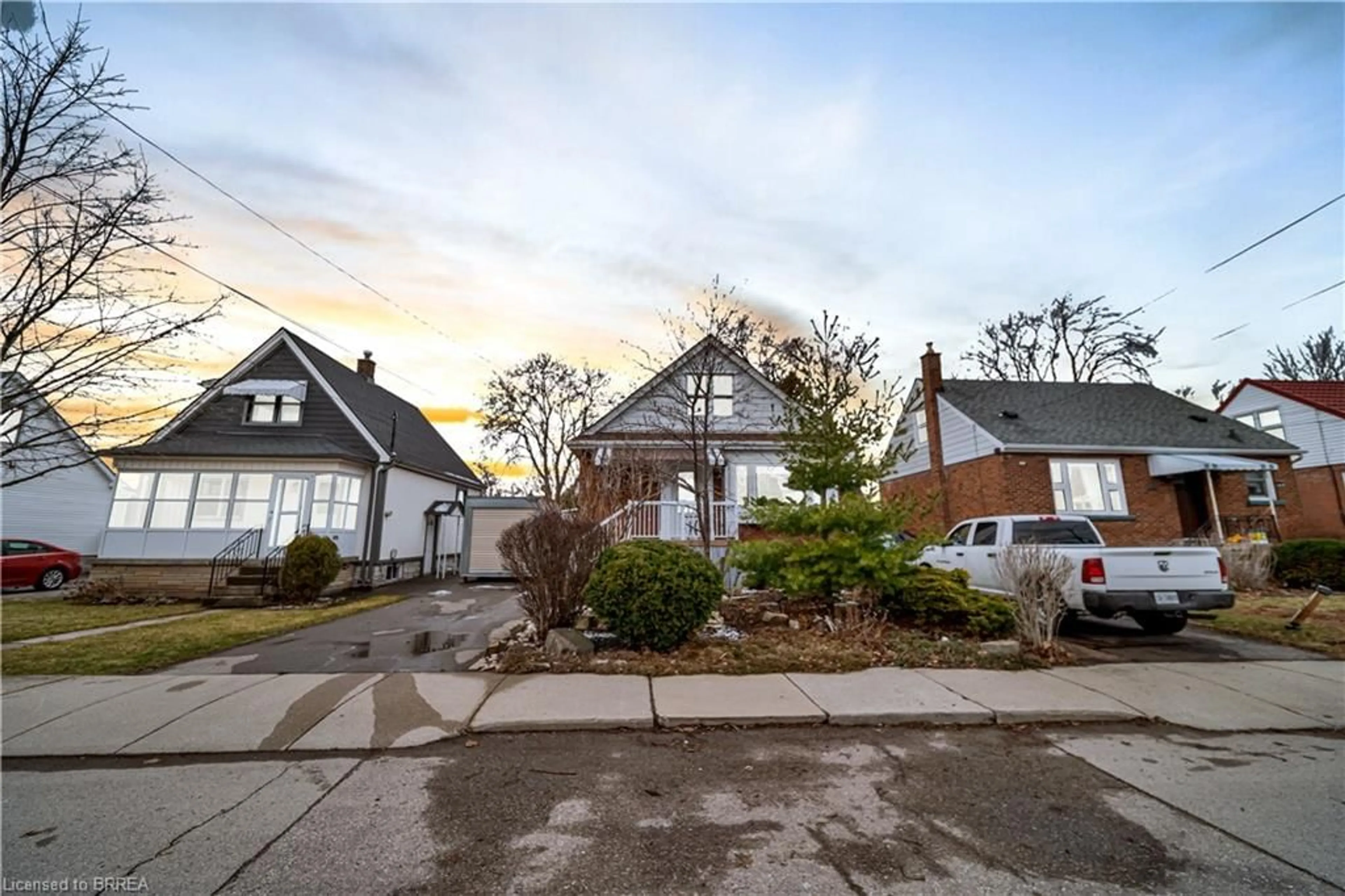 A pic from outside/outdoor area/front of a property/back of a property/a pic from drone, street for 46 East 13th St, Hamilton Ontario L9A 3Z3