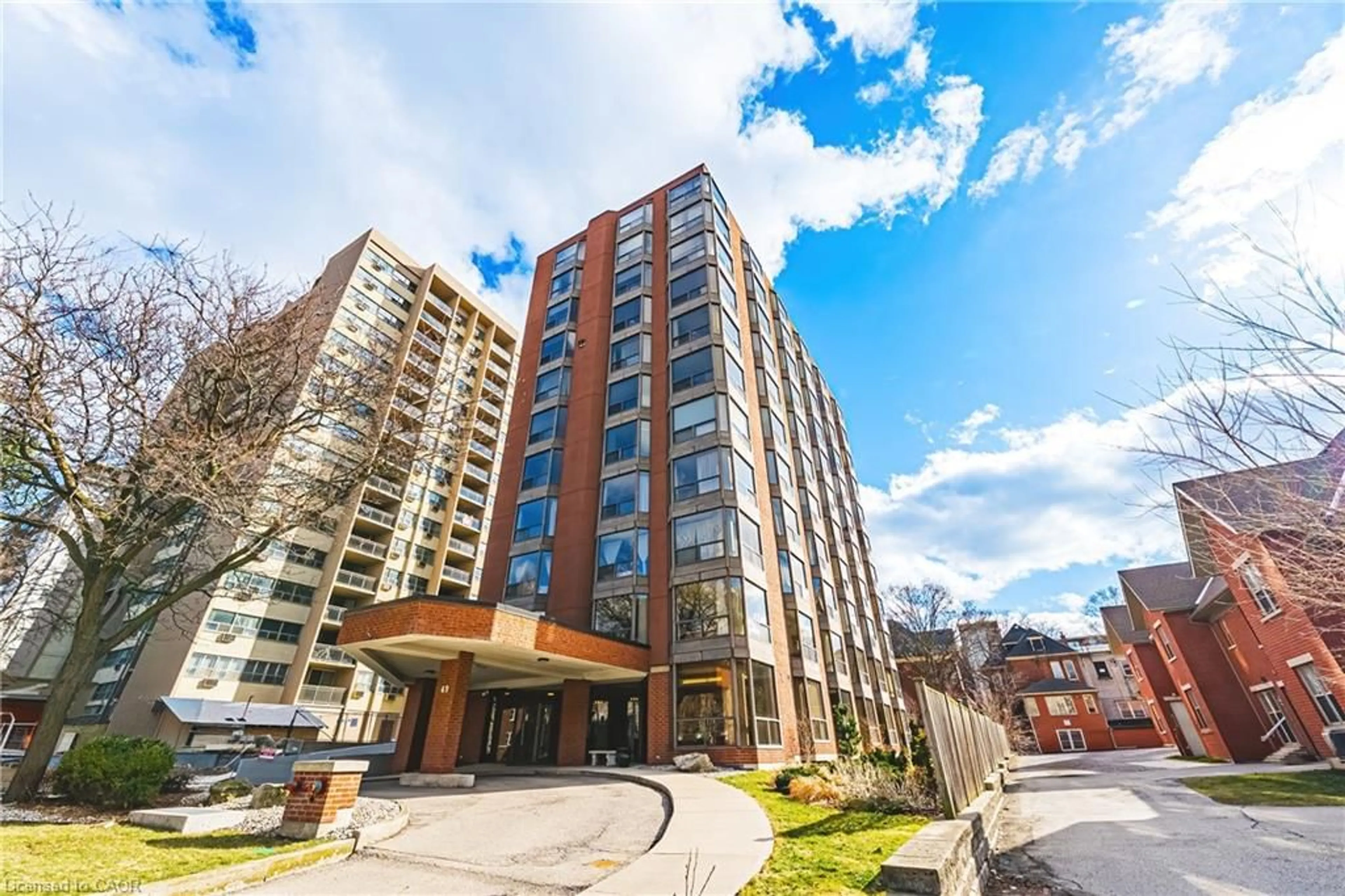 A pic from outside/outdoor area/front of a property/back of a property/a pic from drone, building for 49 Robinson St #200, Hamilton Ontario L8P 1Y7