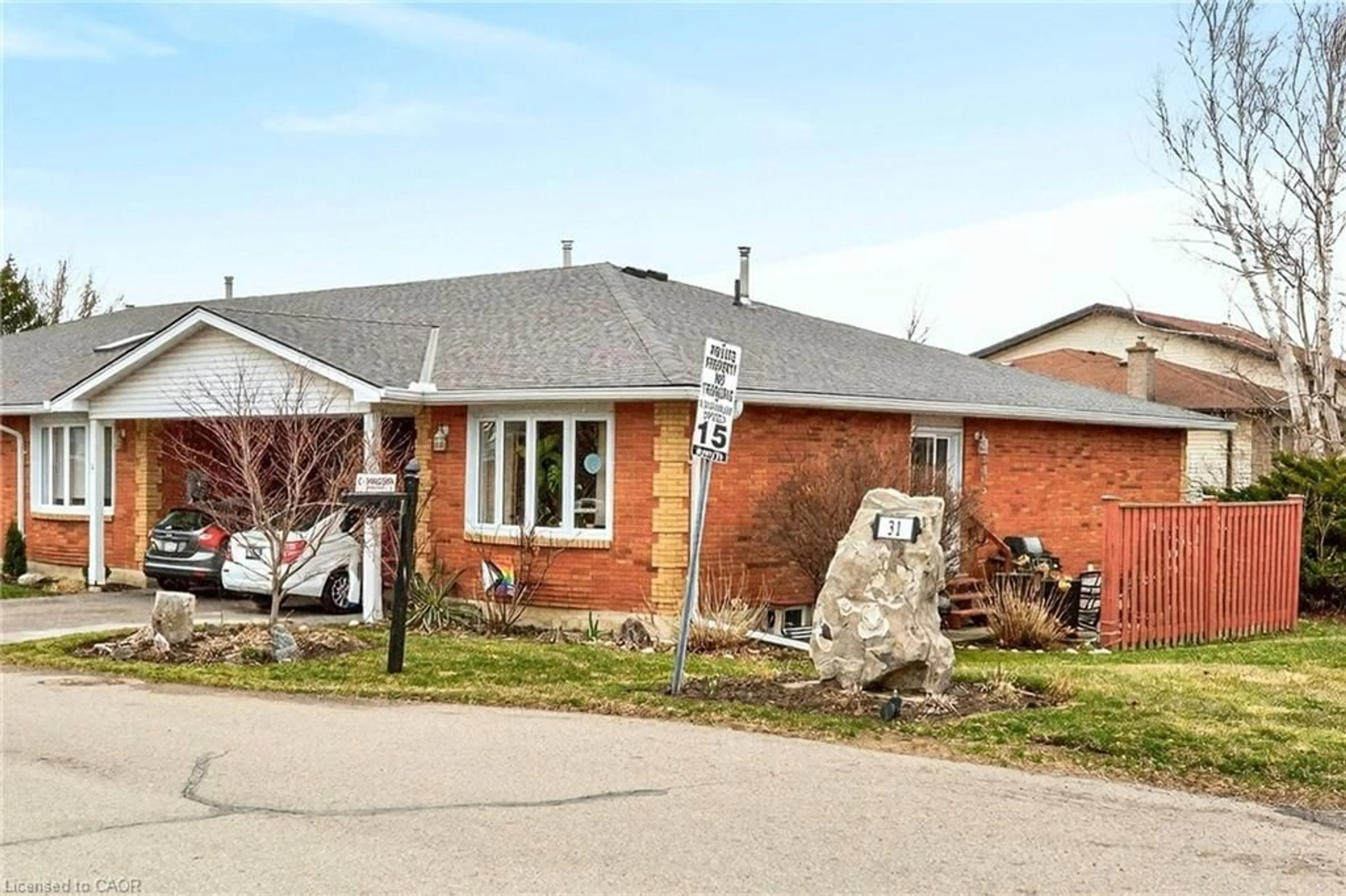 Home with brick exterior material, street for 31 Kinross St #1, Caledonia Ontario N3W 1J7